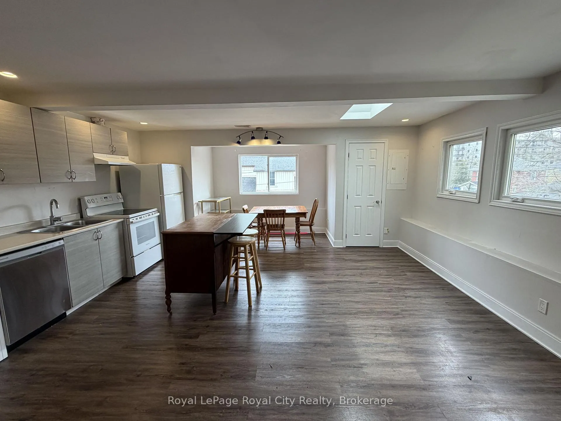 Photo 5 of Unit 1, 563 Woolwich Street, Guelph, Exhibition Park — HOMEH