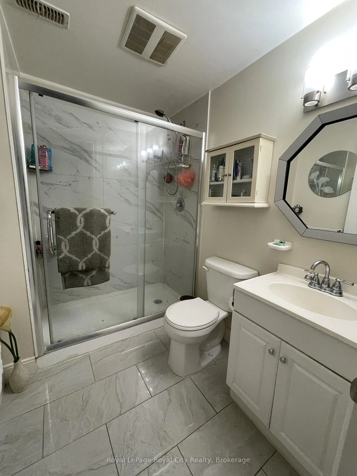 Photo 16 of Unit 1, 563 Woolwich Street, Guelph, Exhibition Park — HOMEH