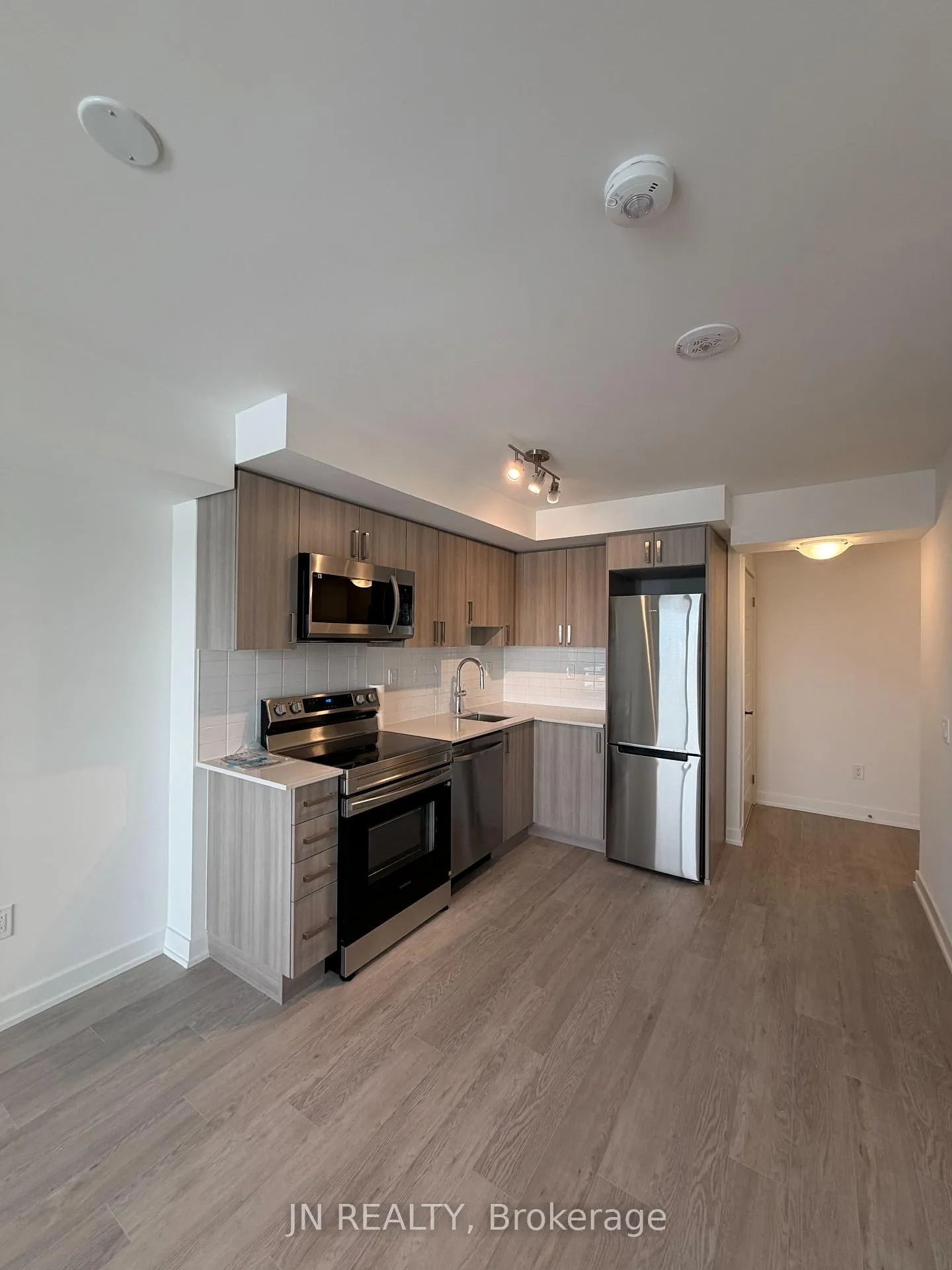 Photo 1 of Unit 1112, 1010 Sandy beach Road, Pickering, Bay Ridges — HOMEH