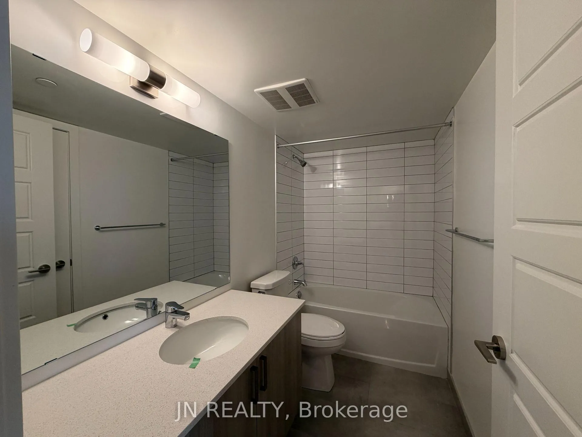 Photo 6 of Unit 1112, 1010 Sandy beach Road, Pickering, Bay Ridges — HOMEH