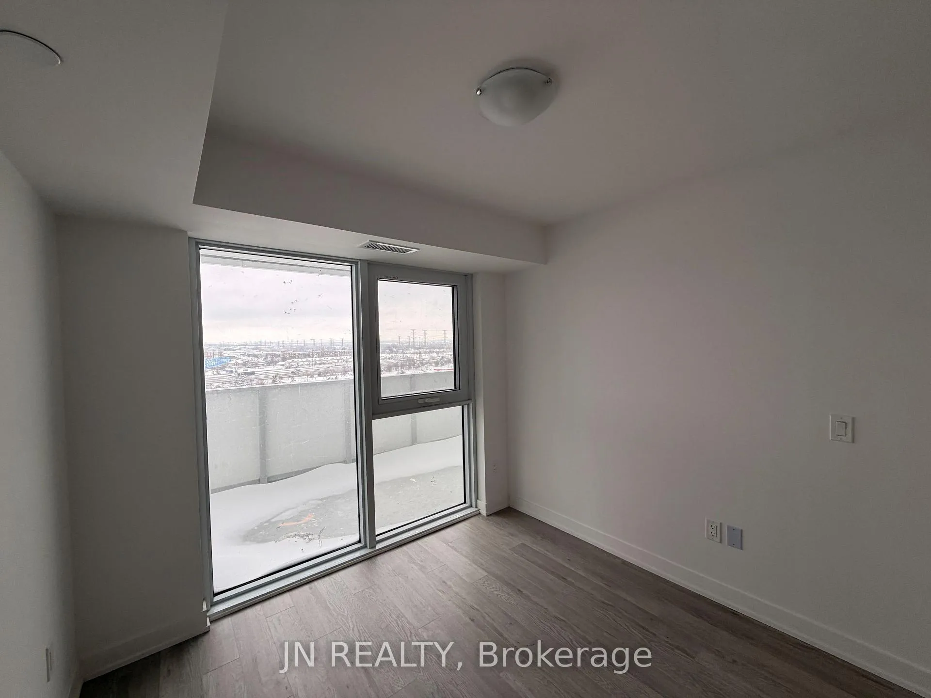 Photo 9 of Unit 1112, 1010 Sandy beach Road, Pickering, Bay Ridges — HOMEH