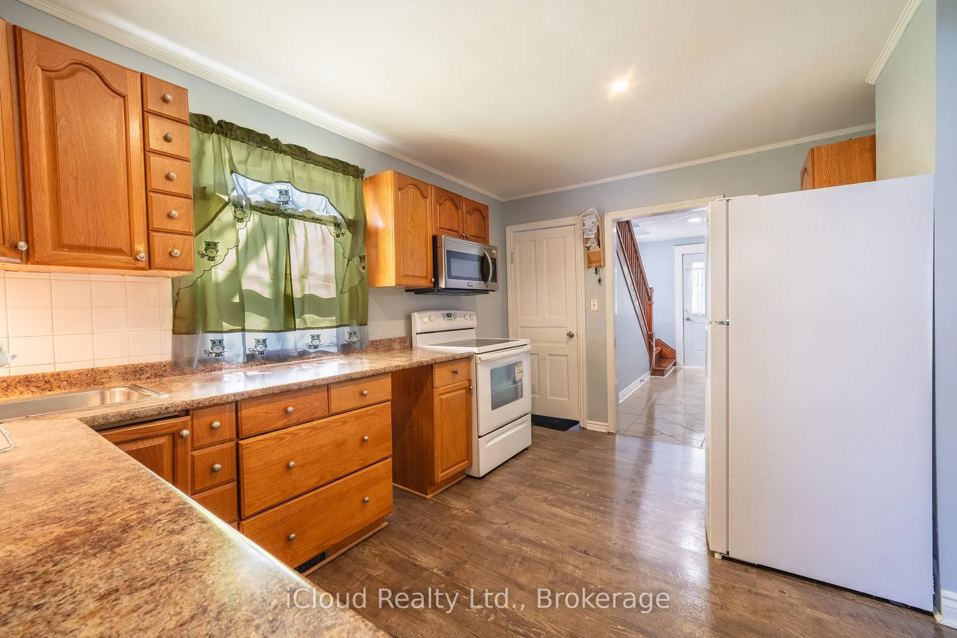Photo 7 of 2 Richmond Avenue, St. Catharines, E. Chester — HOMEH