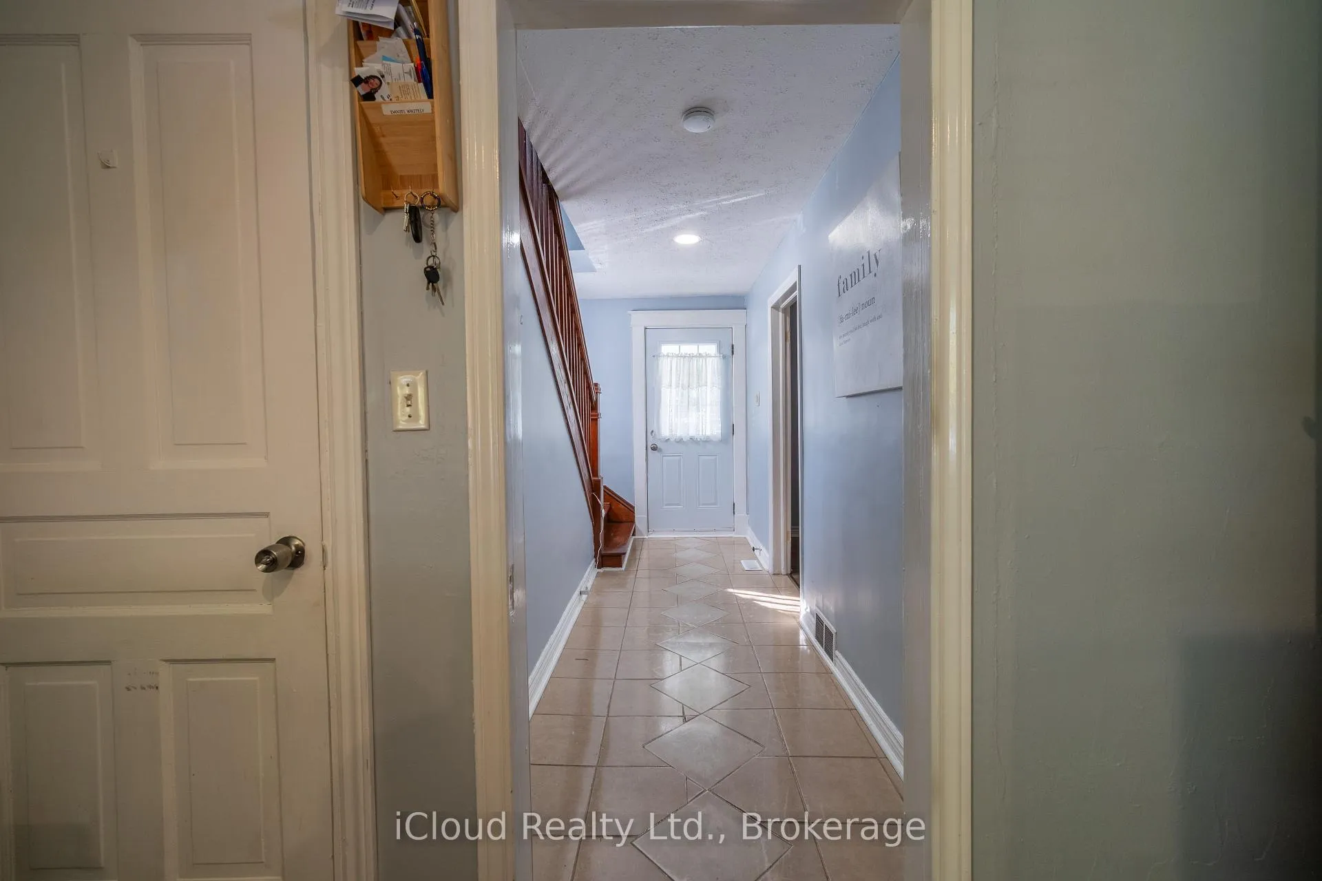 Photo 8 of 2 Richmond Avenue, St. Catharines, E. Chester — HOMEH
