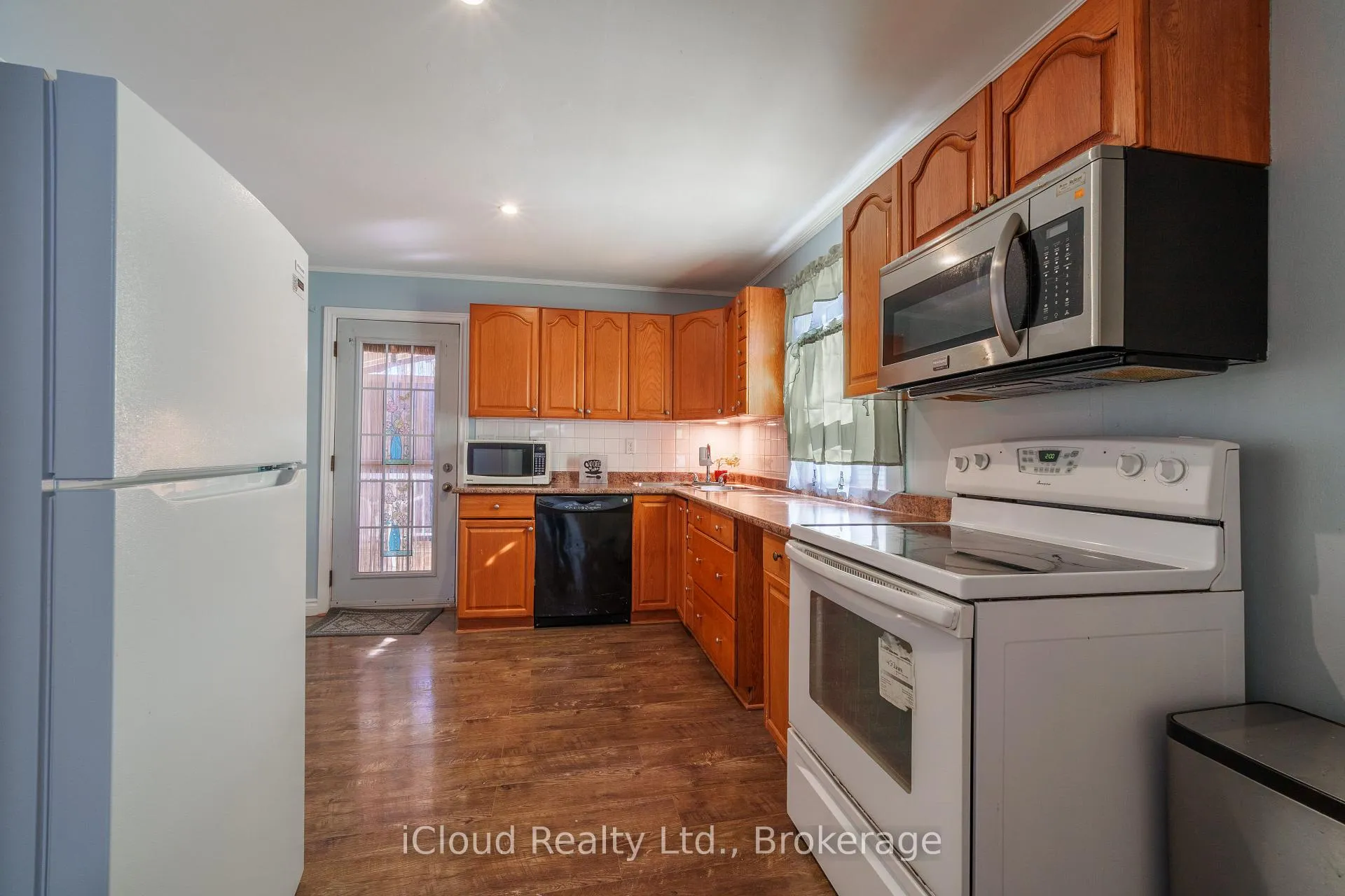 Photo 10 of 2 Richmond Avenue, St. Catharines, E. Chester — HOMEH