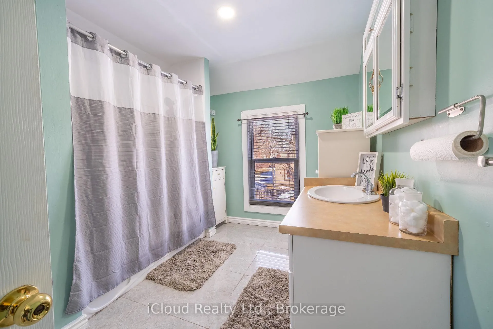 Photo 16 of 2 Richmond Avenue, St. Catharines, E. Chester — HOMEH
