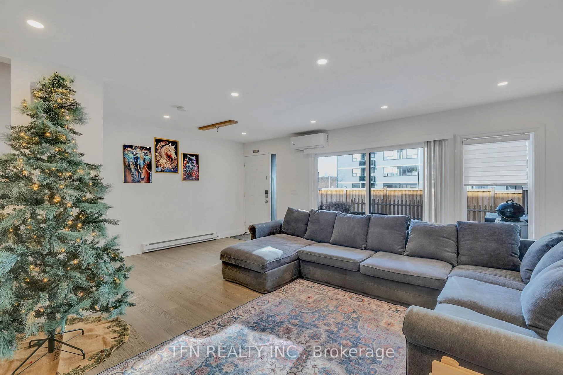 Photo 3 of Unit 115, 242 Milestone Crescent, Aurora, Aurora Village — HOMEH