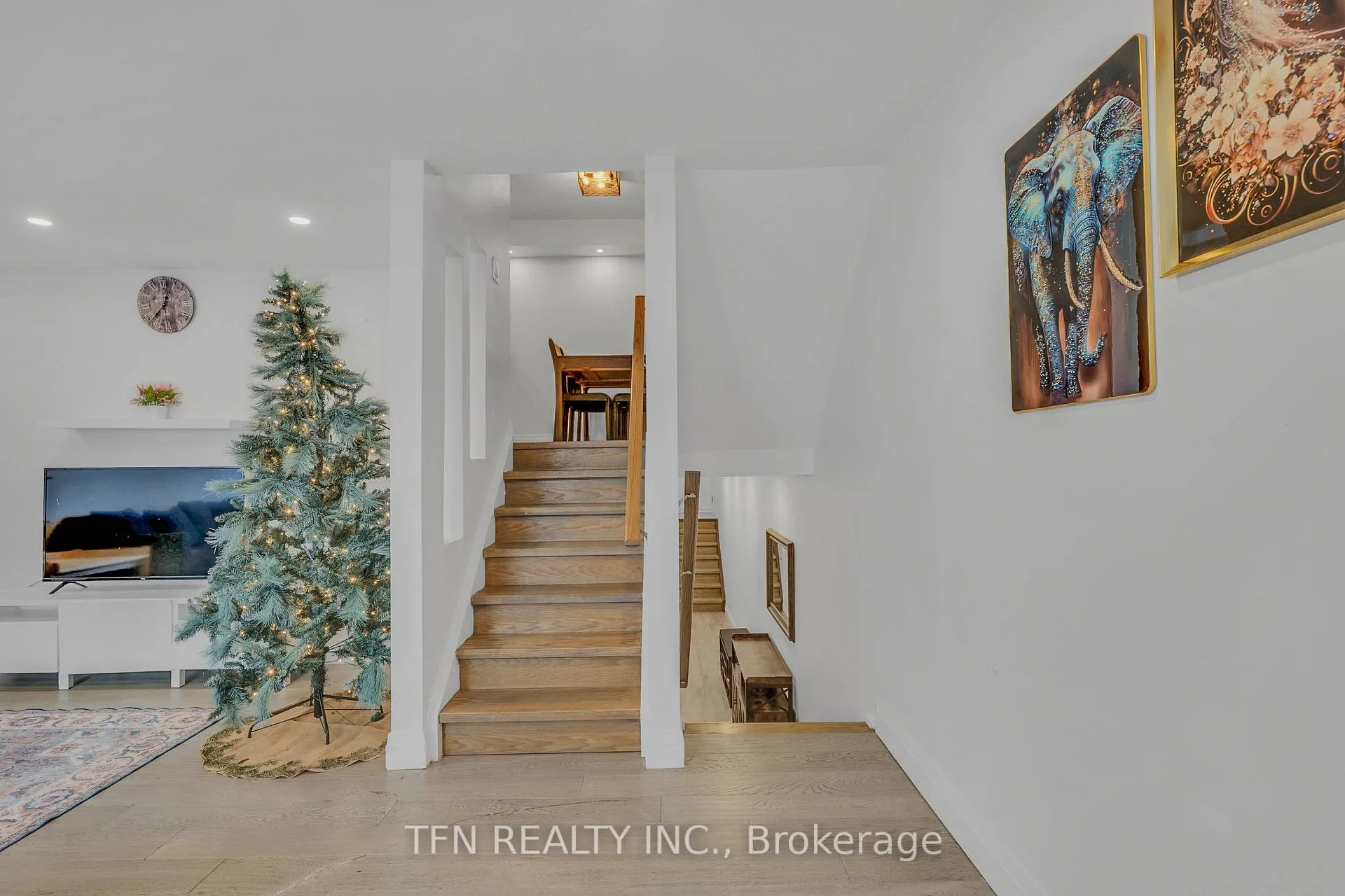 Photo 13 of Unit 115, 242 Milestone Crescent, Aurora, Aurora Village — HOMEH