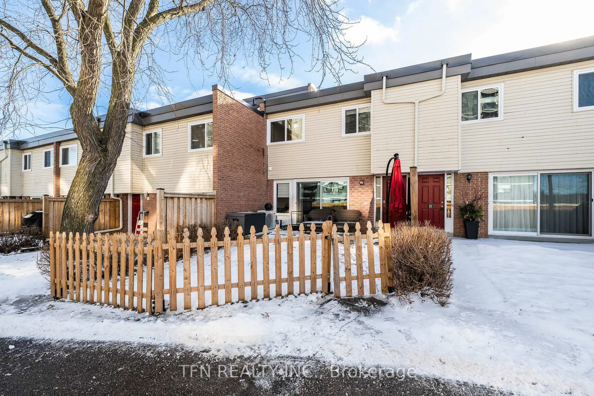 Photo 24 of Unit 115, 242 Milestone Crescent, Aurora, Aurora Village — HOMEH