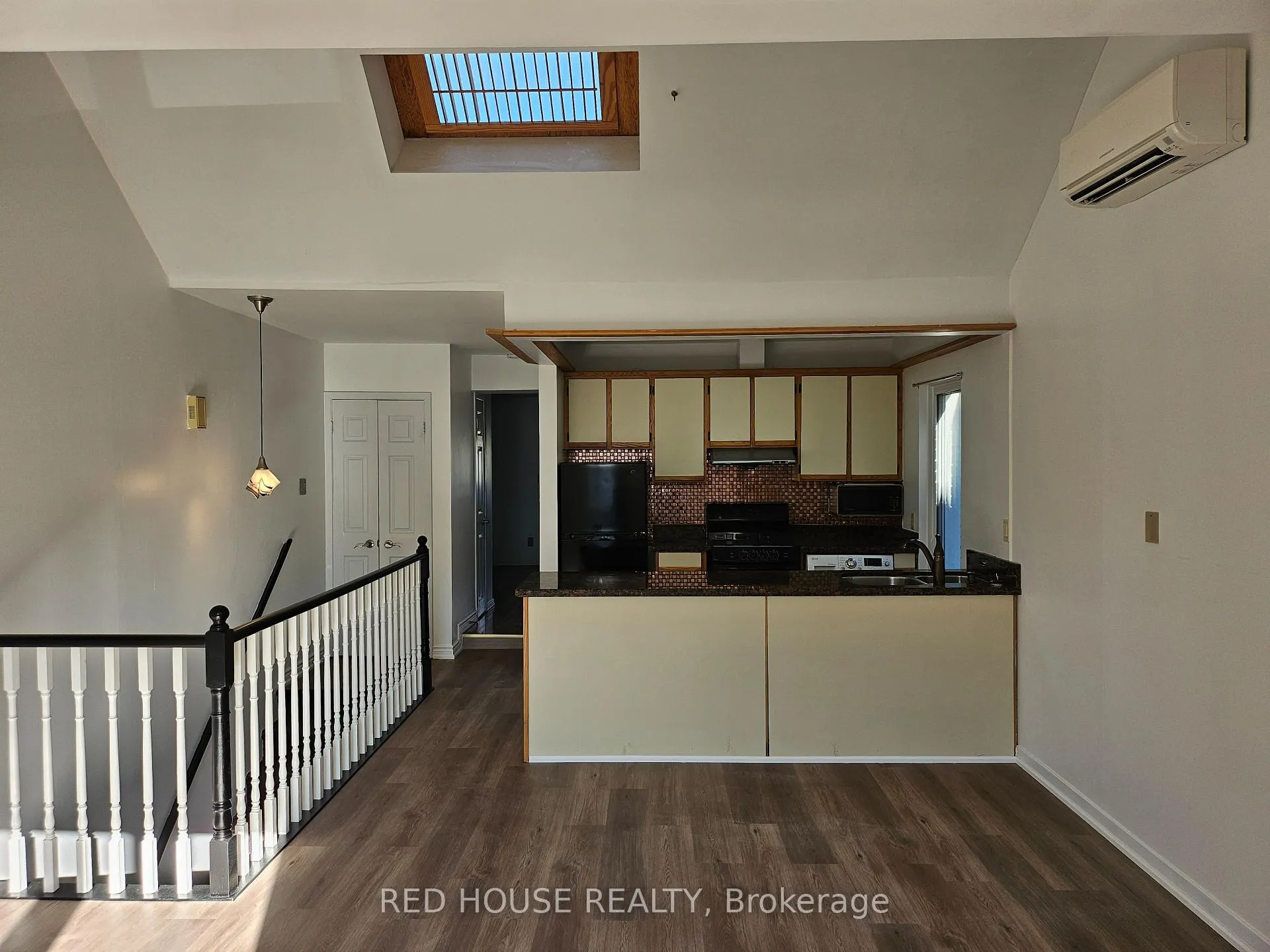 Photo 1 of Unit Upper, 37 Connaught Avenue, Toronto, Greenwood-Coxwell — HOMEH