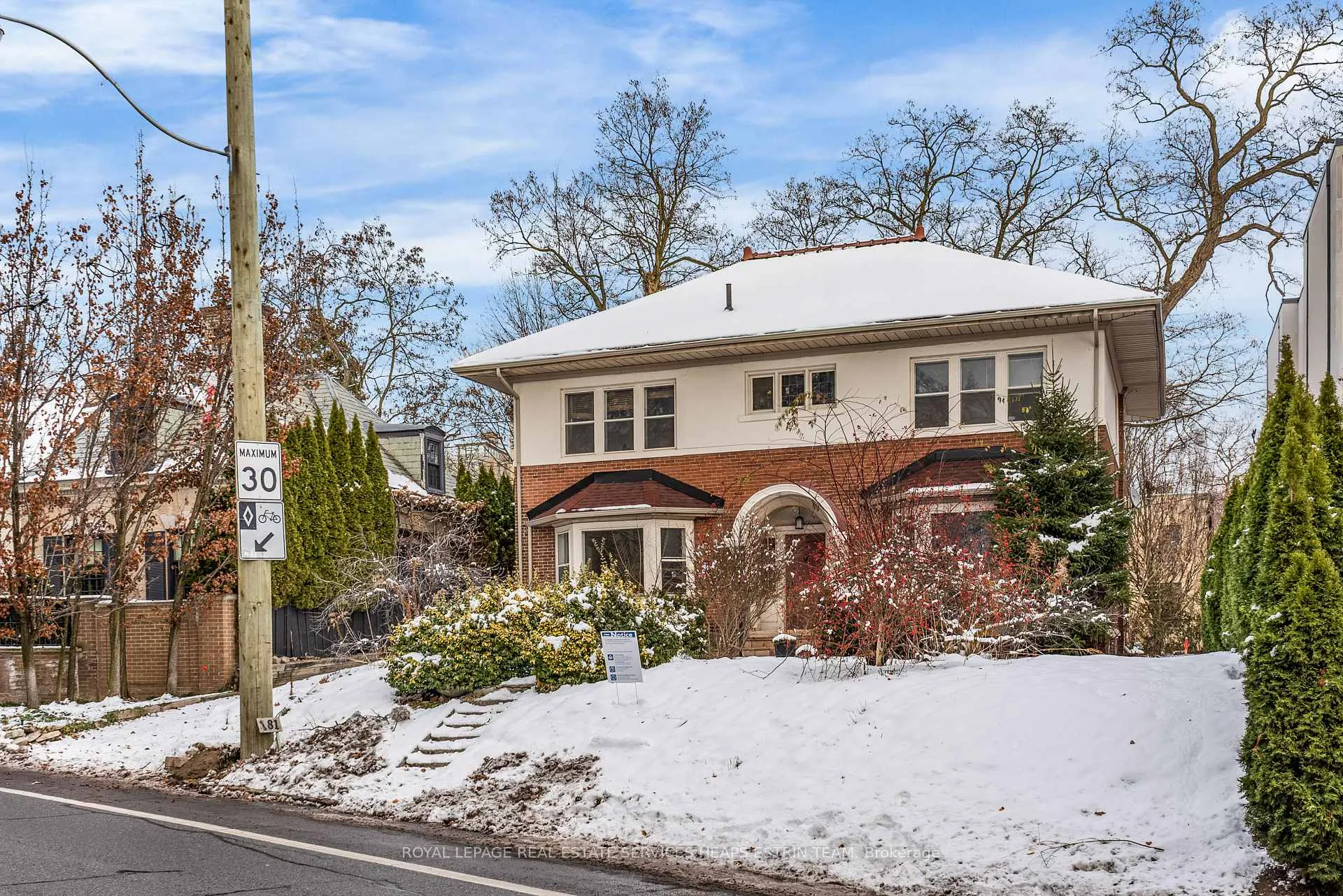 Photo 4 of 181A Poplar Plains Road, Toronto, Casa Loma — HOMEH