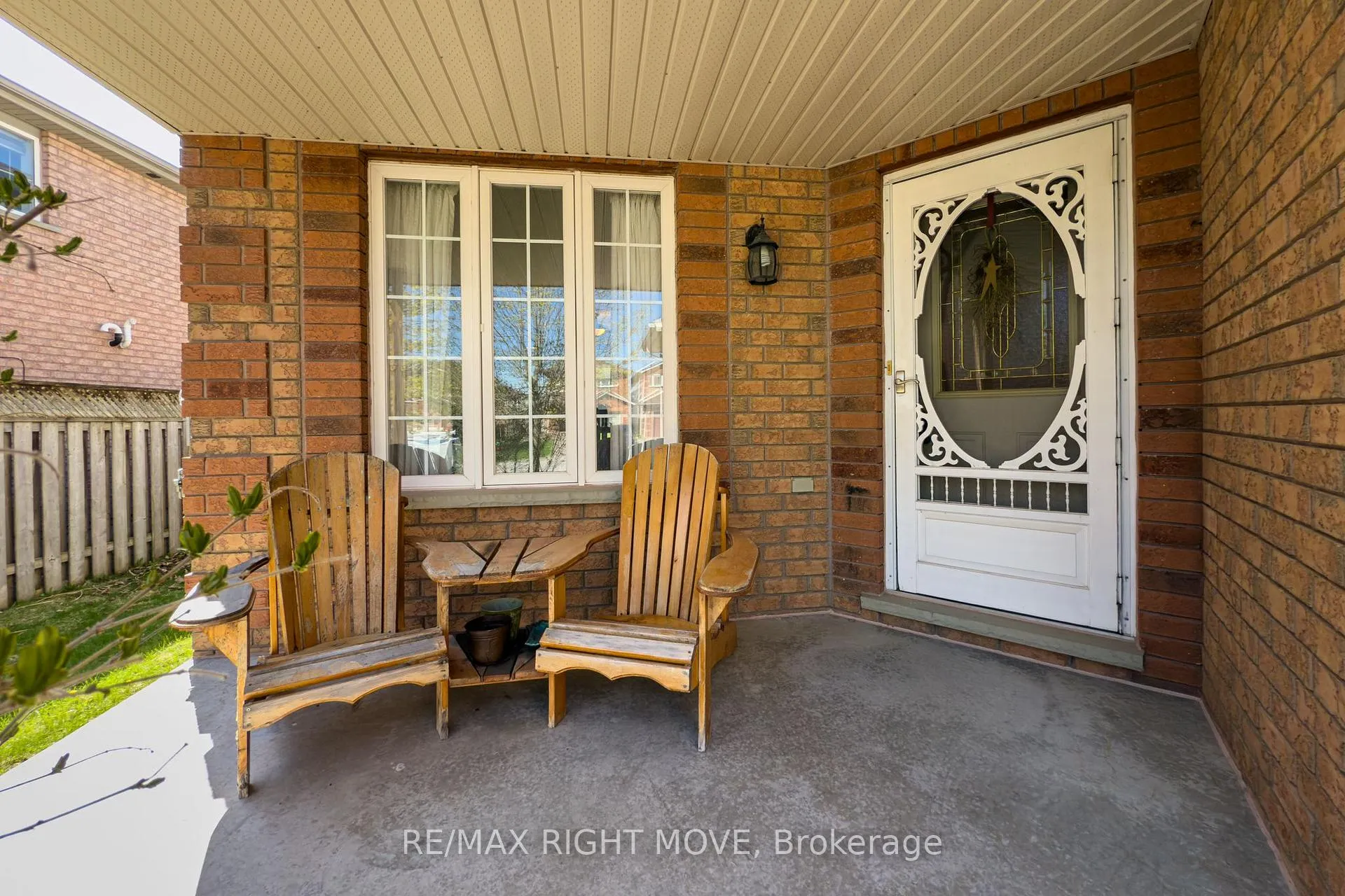 Photo 4 of 147 Julia Crescent, Orillia — HOMEH