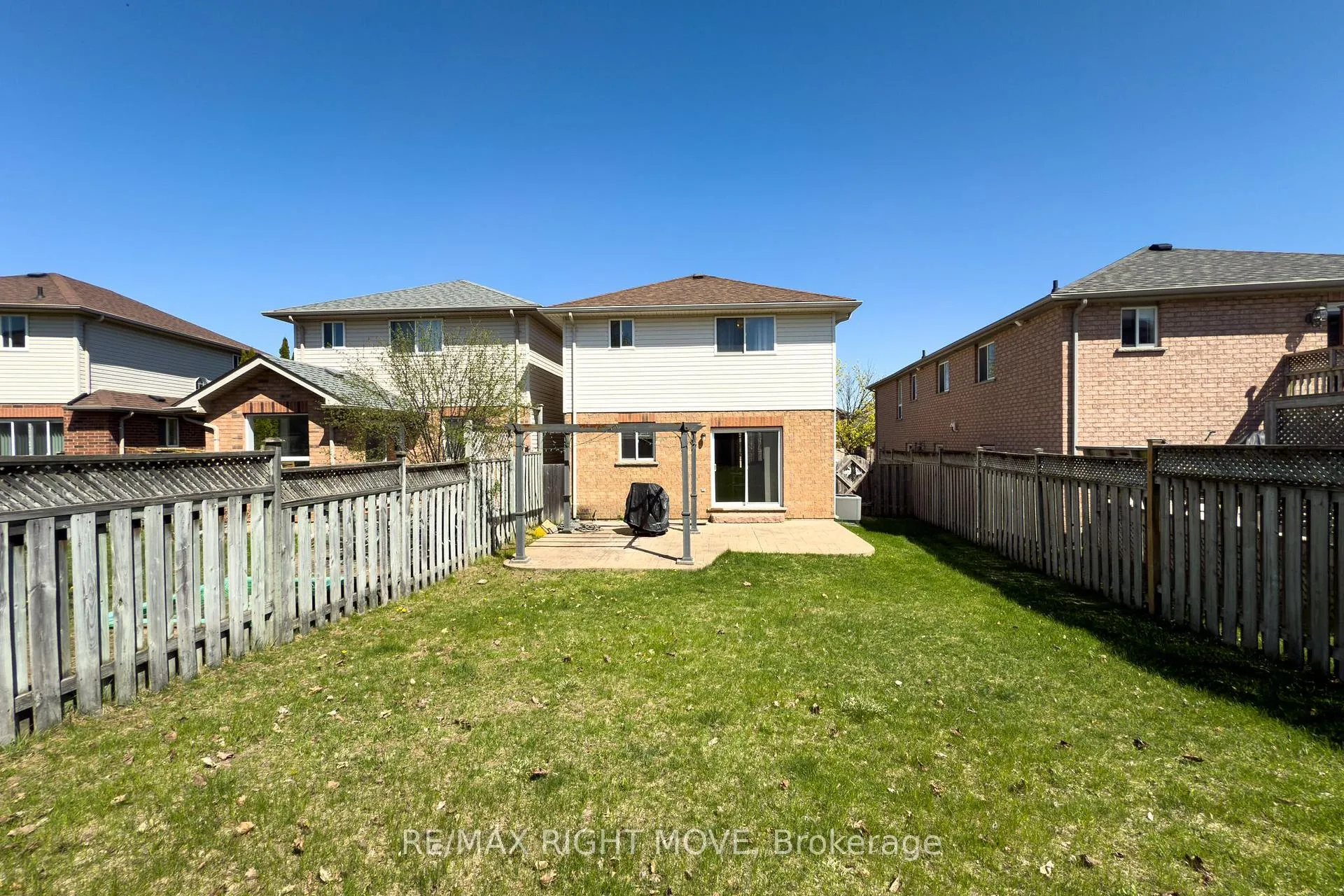 Photo 5 of 147 Julia Crescent, Orillia — HOMEH