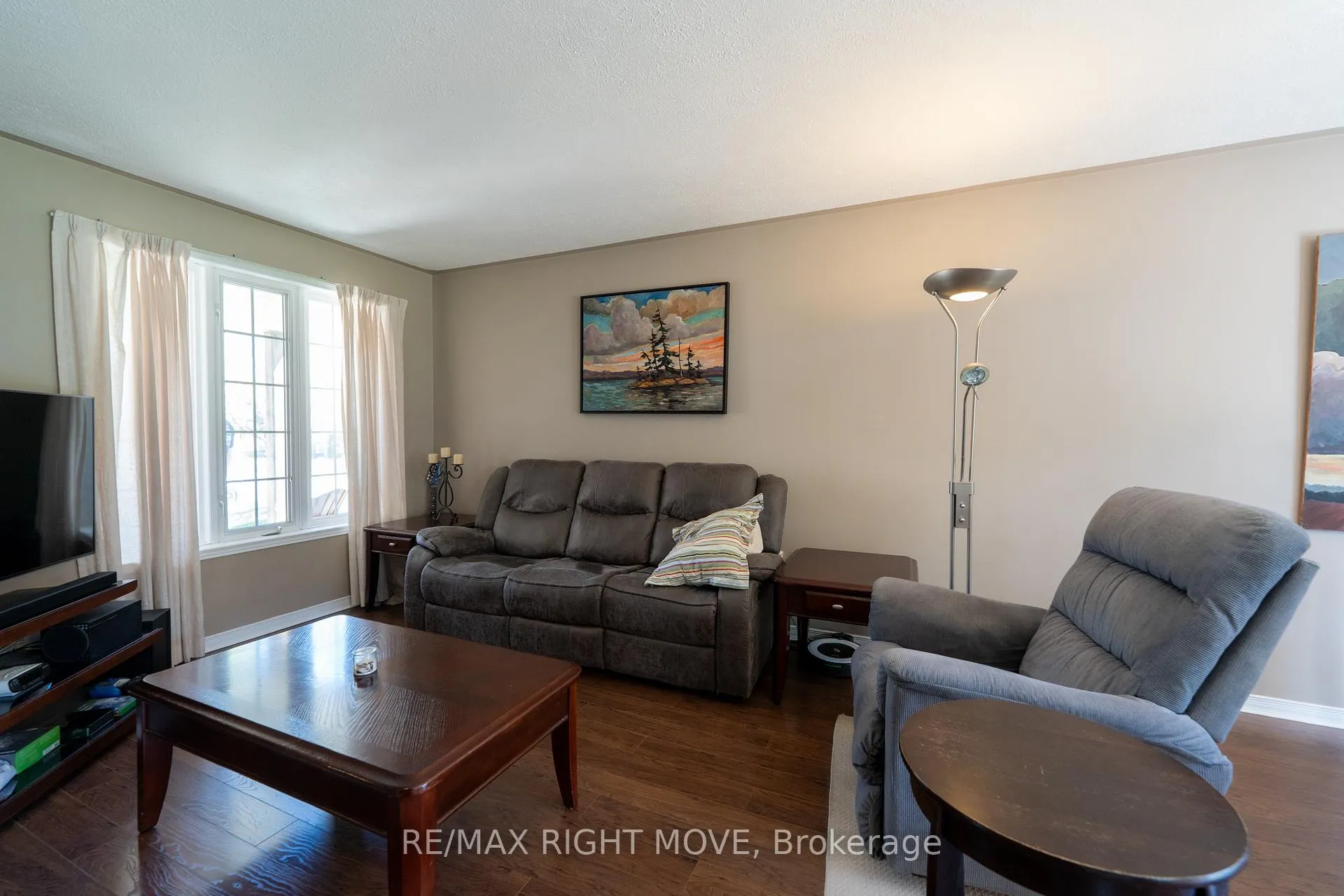 Photo 12 of 147 Julia Crescent, Orillia — HOMEH