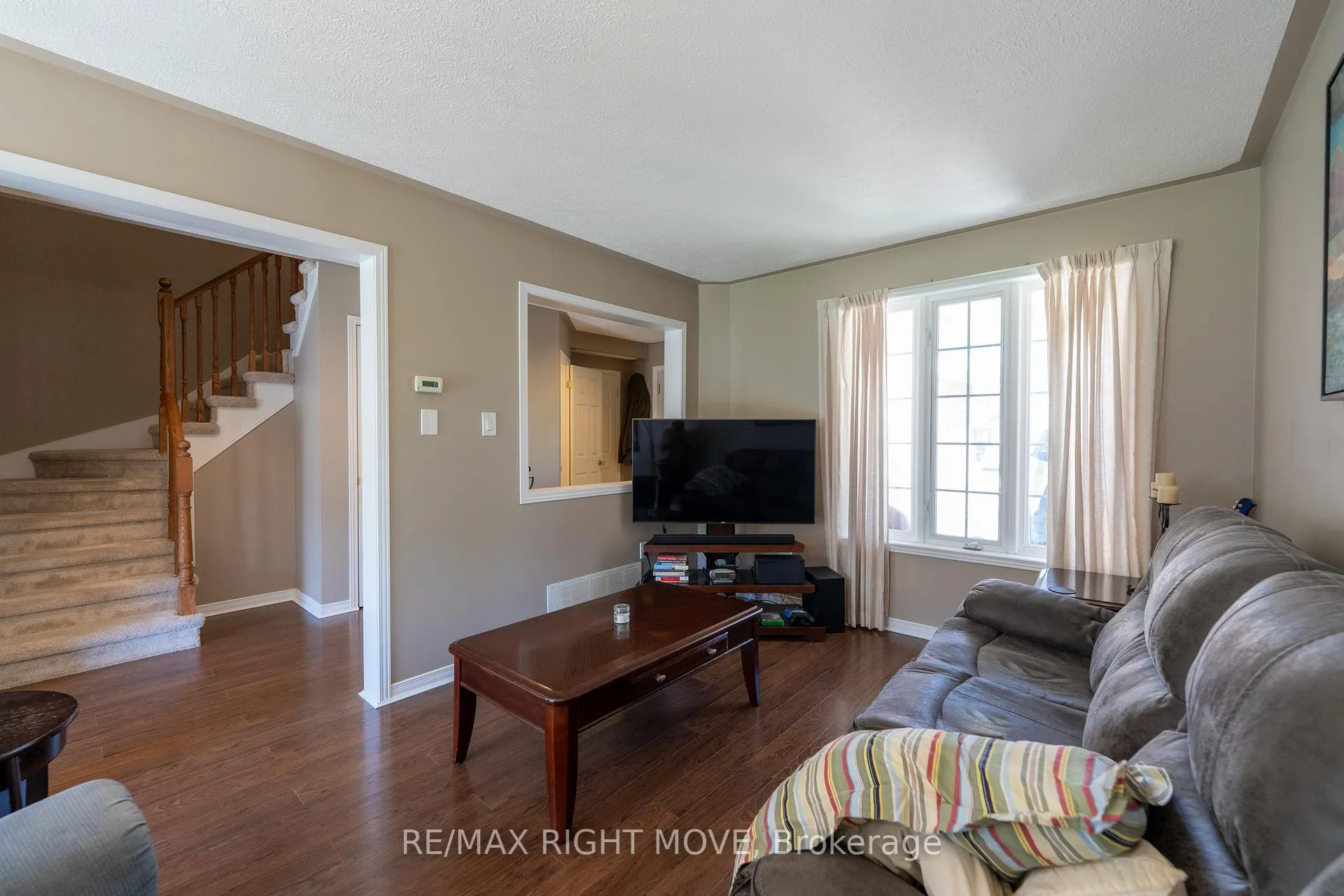 Photo 13 of 147 Julia Crescent, Orillia — HOMEH