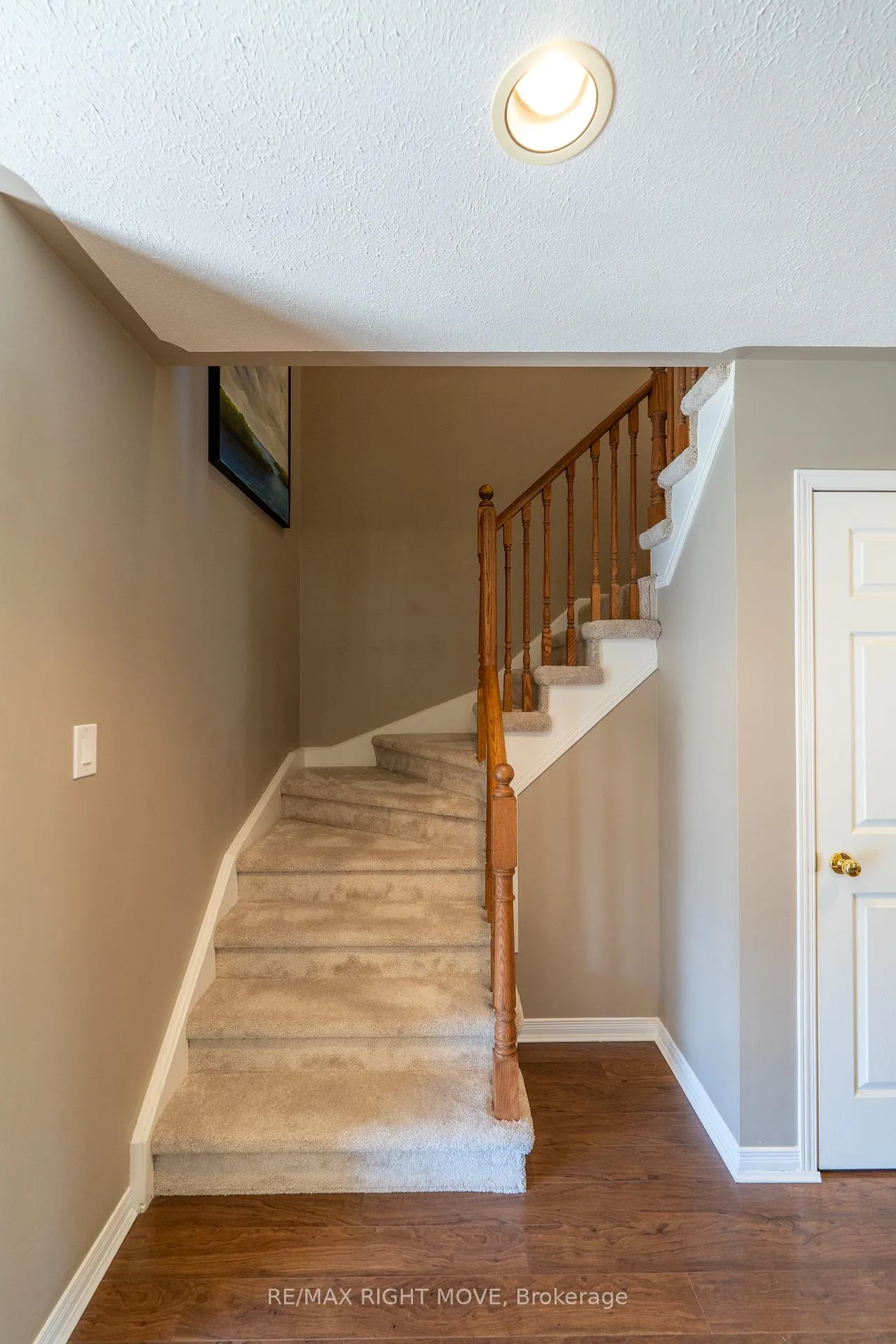Photo 17 of 147 Julia Crescent, Orillia — HOMEH