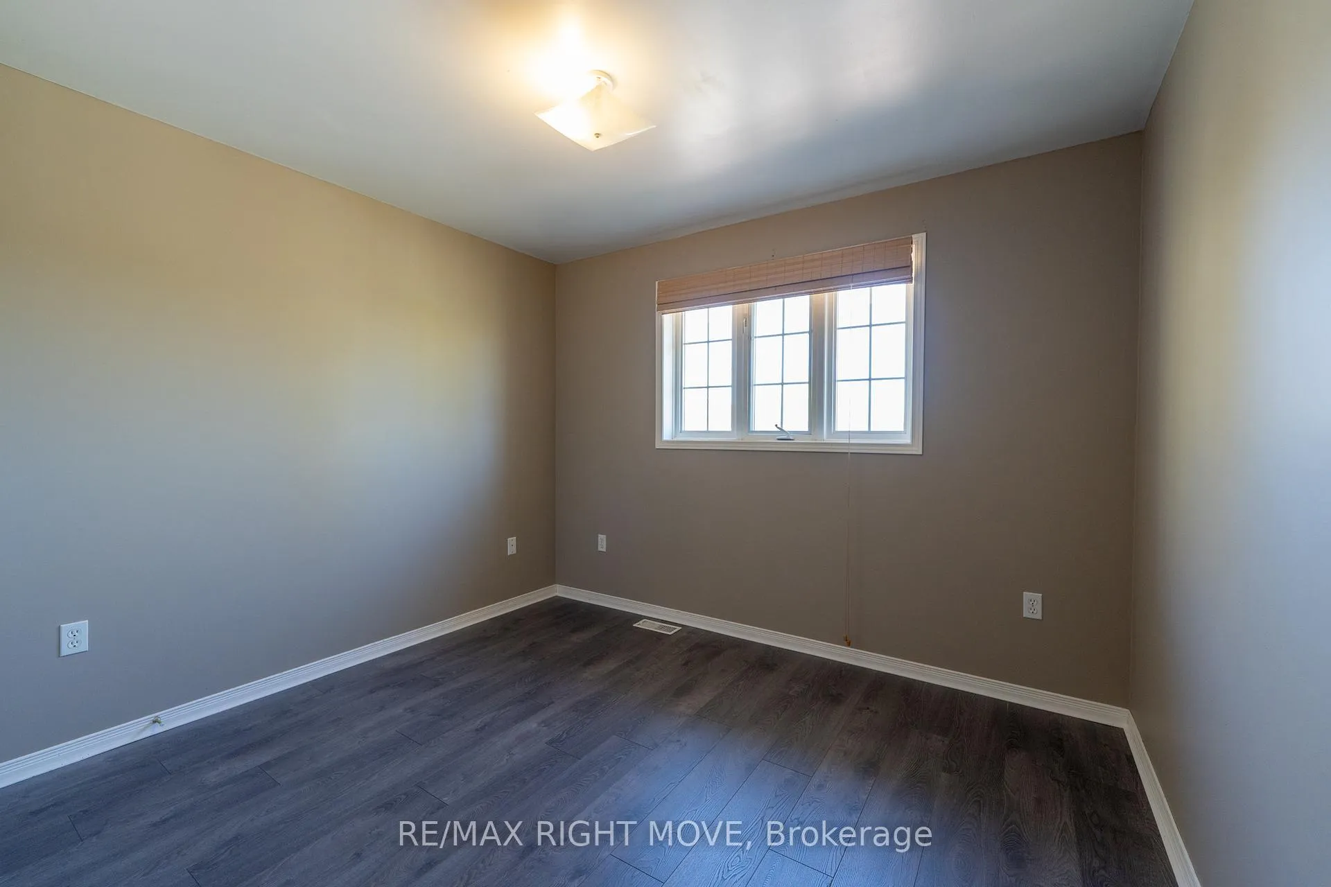 Photo 25 of 147 Julia Crescent, Orillia — HOMEH