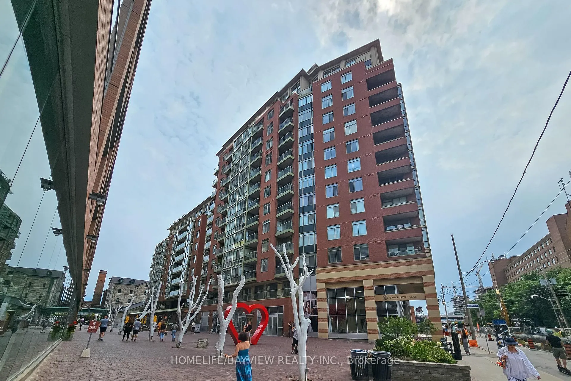 Front of Unit 505, 39 Parliament Street