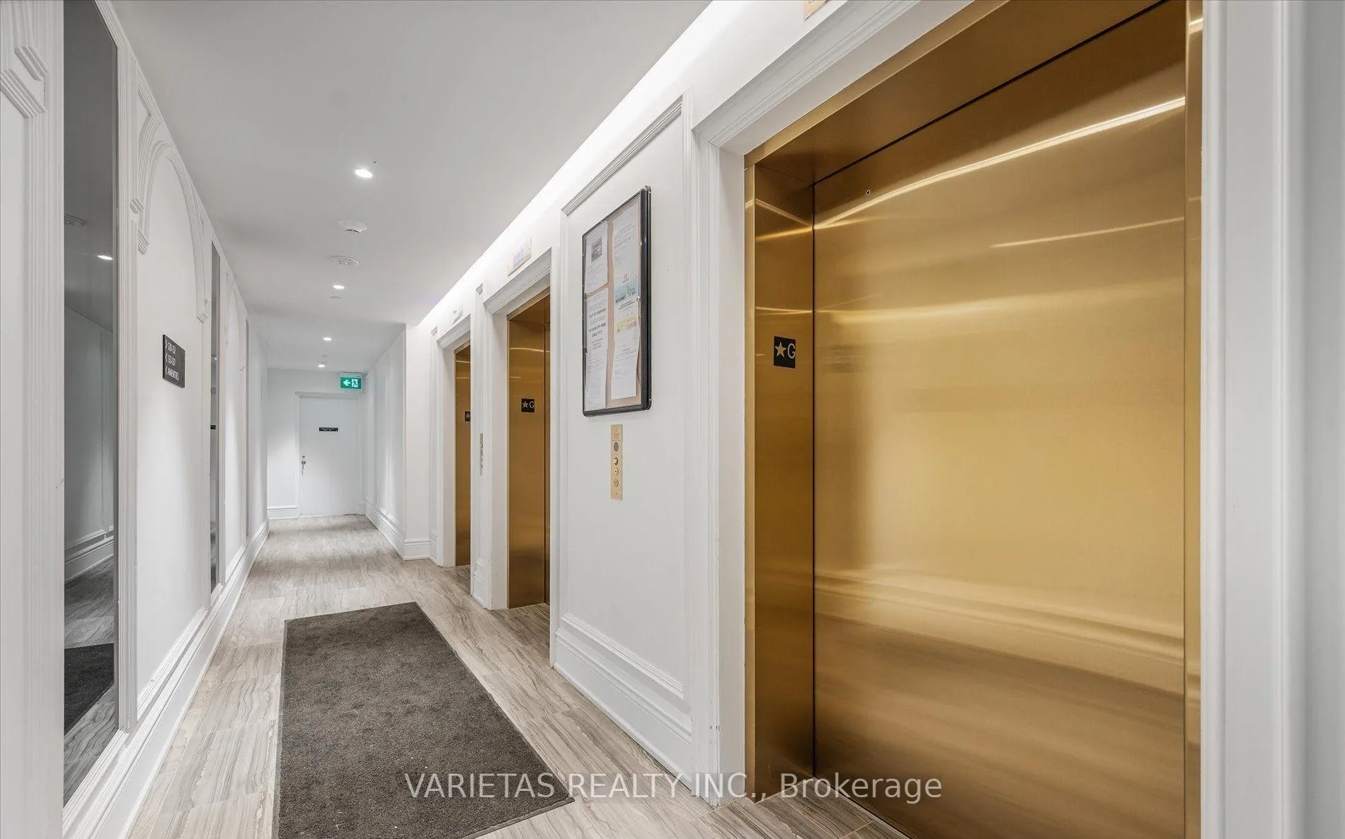 Photo 5 of Unit 610, 8 Cedarland Drive, Markham, Unionville — HOMEH