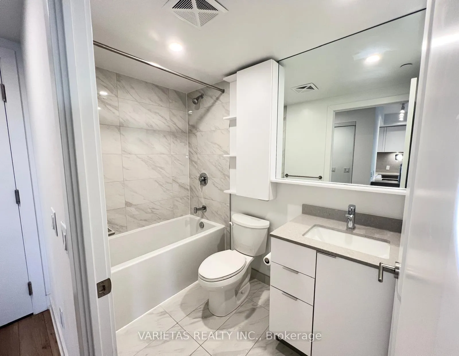 Photo 12 of Unit 610, 8 Cedarland Drive, Markham, Unionville — HOMEH