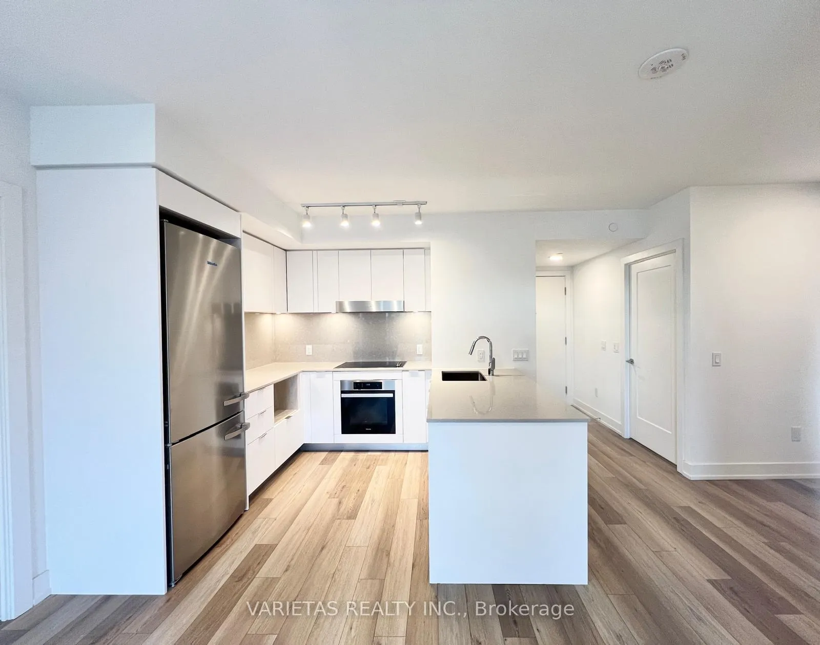 Photo 14 of Unit 610, 8 Cedarland Drive, Markham, Unionville — HOMEH