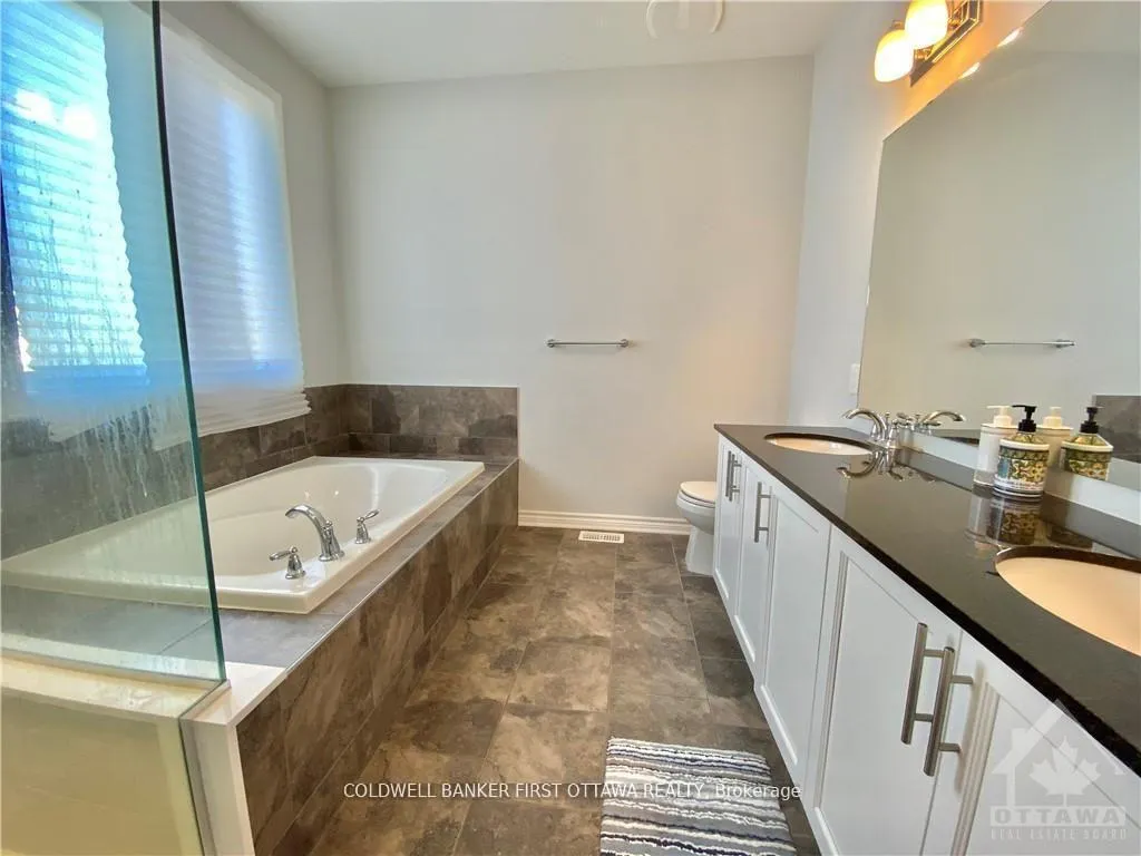 Photo 10 of 924 Whimbrel Way, Ottawa, Barrhaven - Half Moon Bay — HOMEH