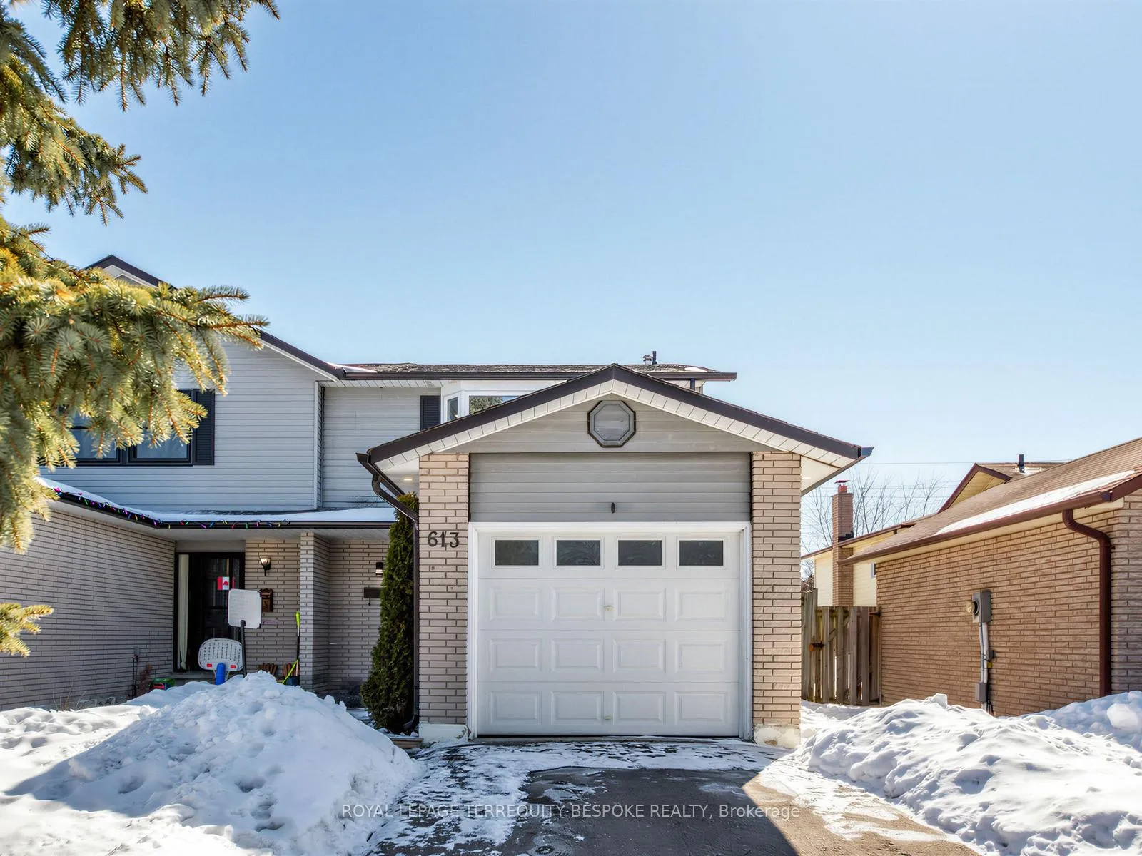 Photo 3 of 613 Foxrun Court, Oshawa, Pinecrest — HOMEH
