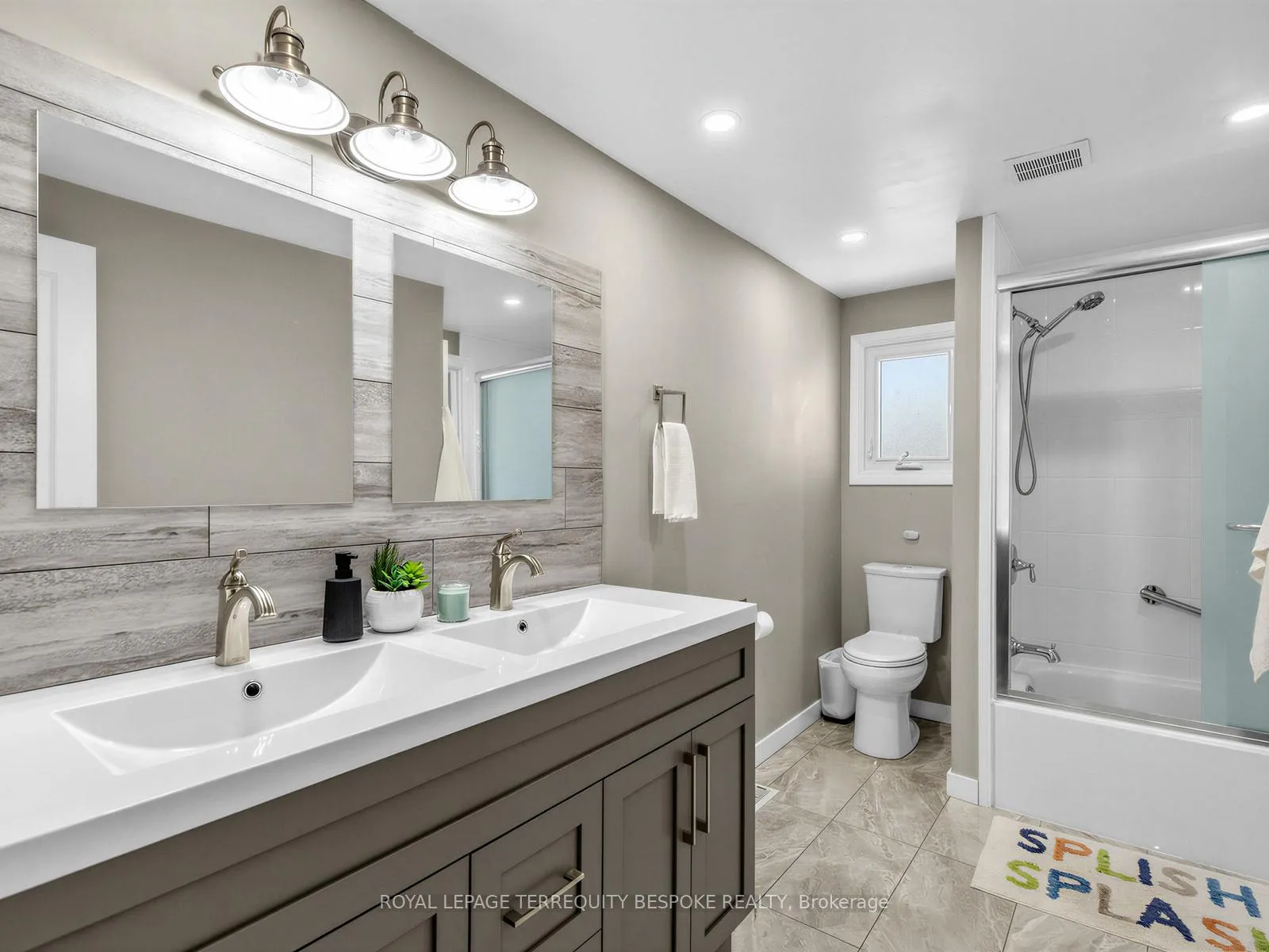 Photo 9 of 613 Foxrun Court, Oshawa, Pinecrest — HOMEH