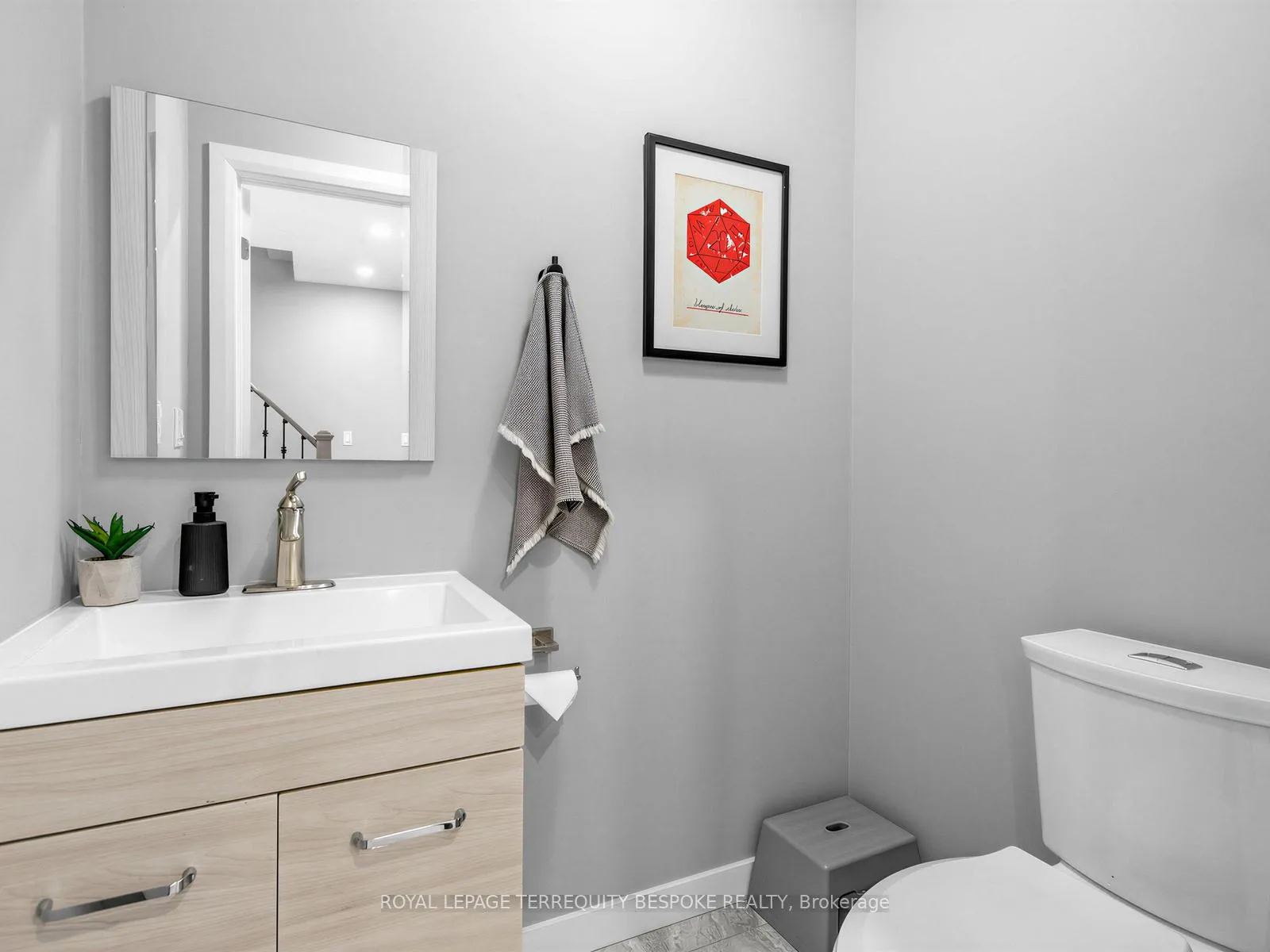 Photo 11 of 613 Foxrun Court, Oshawa, Pinecrest — HOMEH