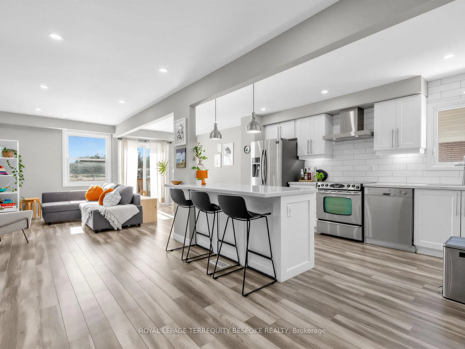 Photo 19 of 613 Foxrun Court, Oshawa, Pinecrest — HOMEH