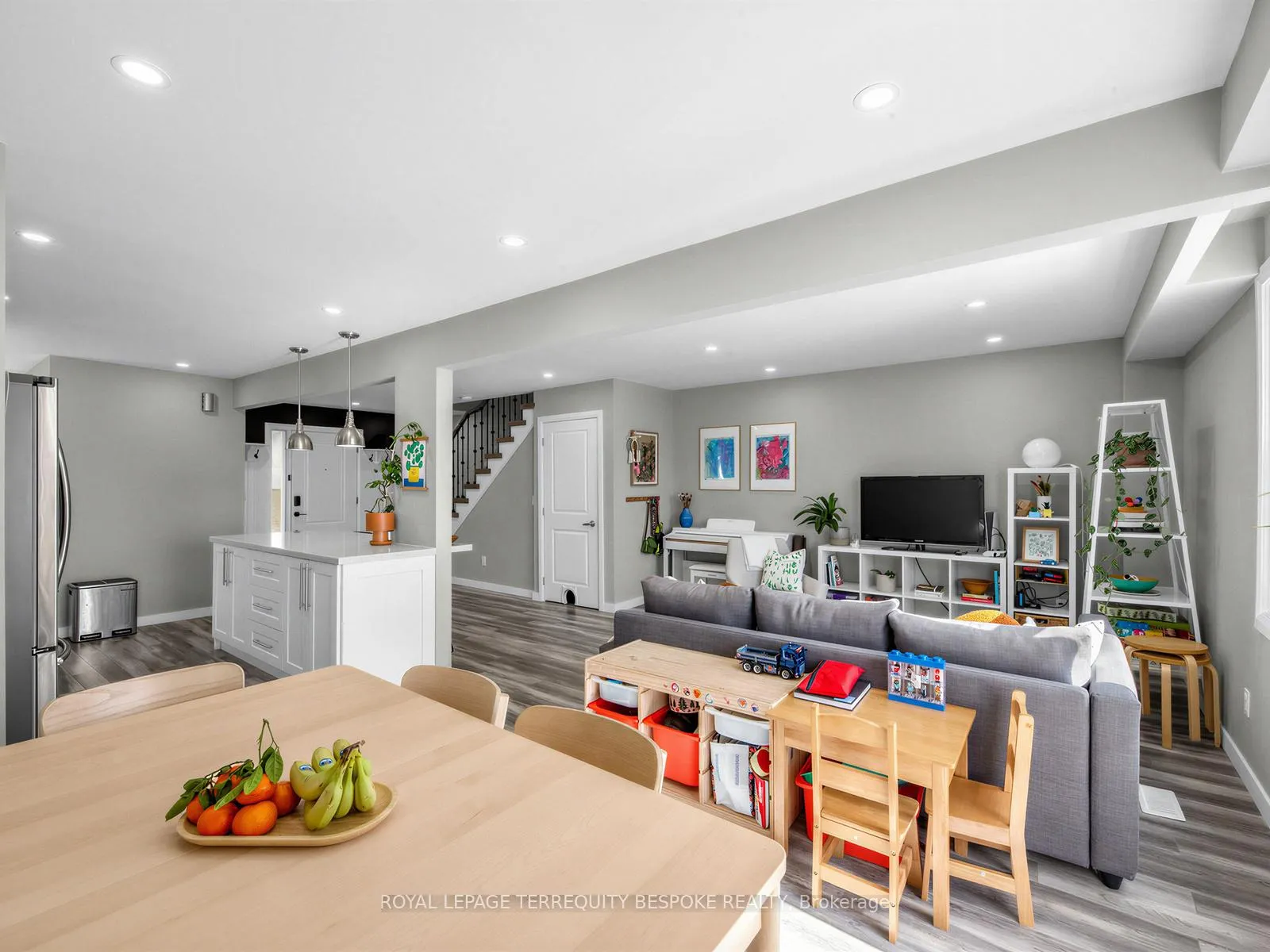 Photo 22 of 613 Foxrun Court, Oshawa, Pinecrest — HOMEH