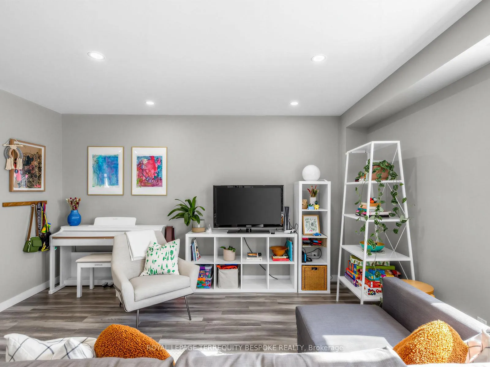 Photo 23 of 613 Foxrun Court, Oshawa, Pinecrest — HOMEH