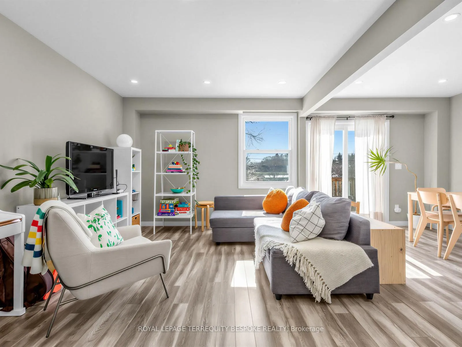Photo 25 of 613 Foxrun Court, Oshawa, Pinecrest — HOMEH