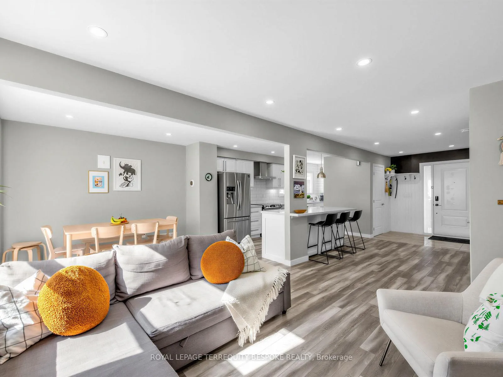 Photo 26 of 613 Foxrun Court, Oshawa, Pinecrest — HOMEH