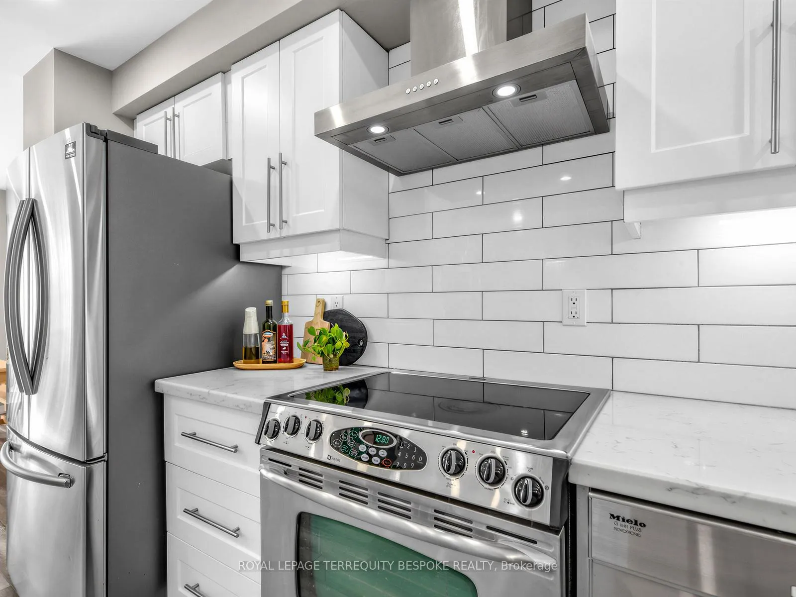 Photo 28 of 613 Foxrun Court, Oshawa, Pinecrest — HOMEH