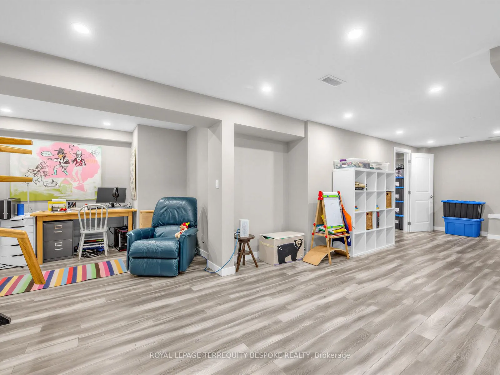 Photo 31 of 613 Foxrun Court, Oshawa, Pinecrest — HOMEH