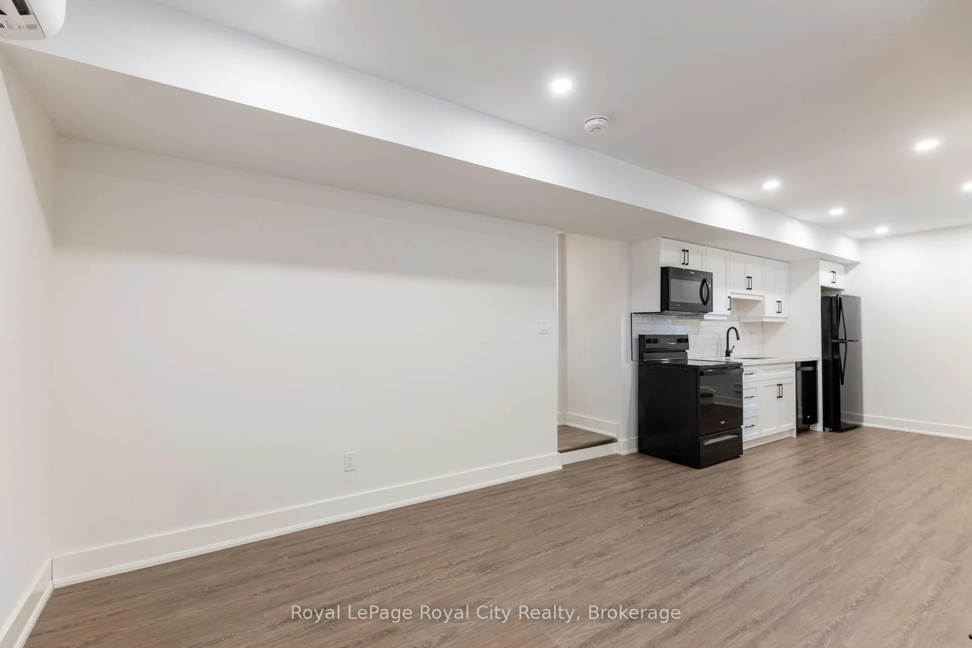 Photo 34 of 255 Normandy Avenue, Waterloo, Lincoln Village — HOMEH