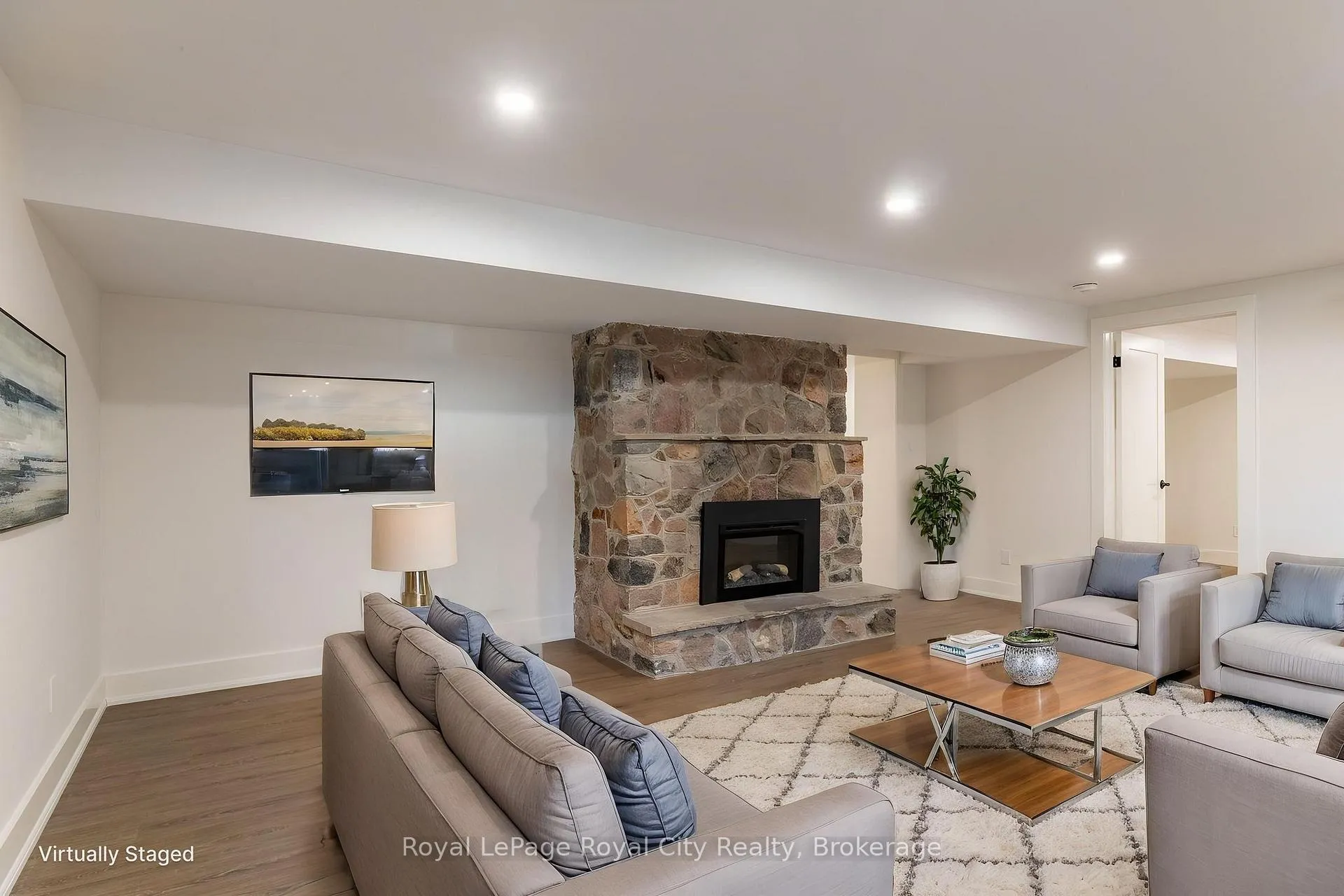 Photo 36 of 255 Normandy Avenue, Waterloo, Lincoln Village — HOMEH