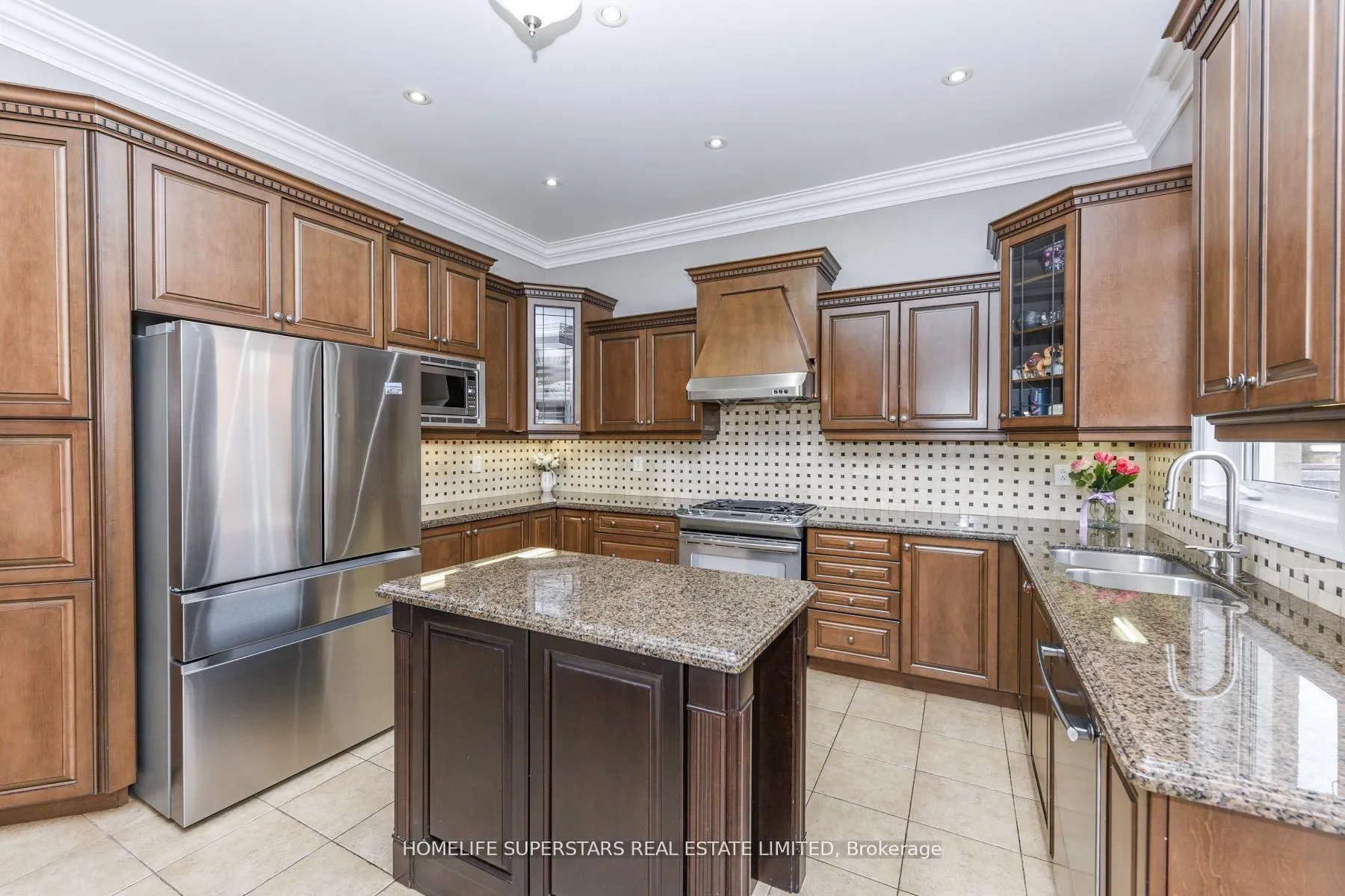 Photo 11 of 8 Bainsville Circle, Brampton, Bram East — HOMEH