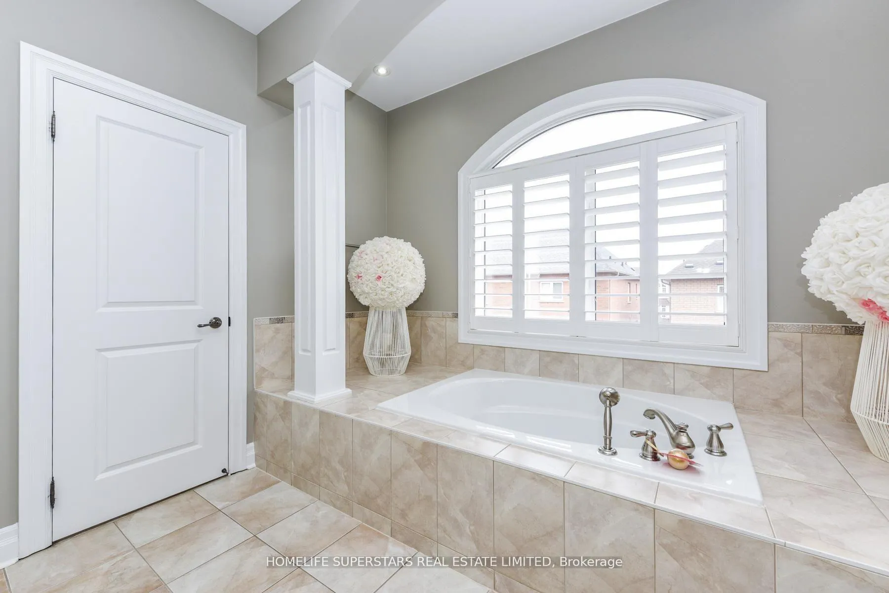 Photo 17 of 8 Bainsville Circle, Brampton, Bram East — HOMEH