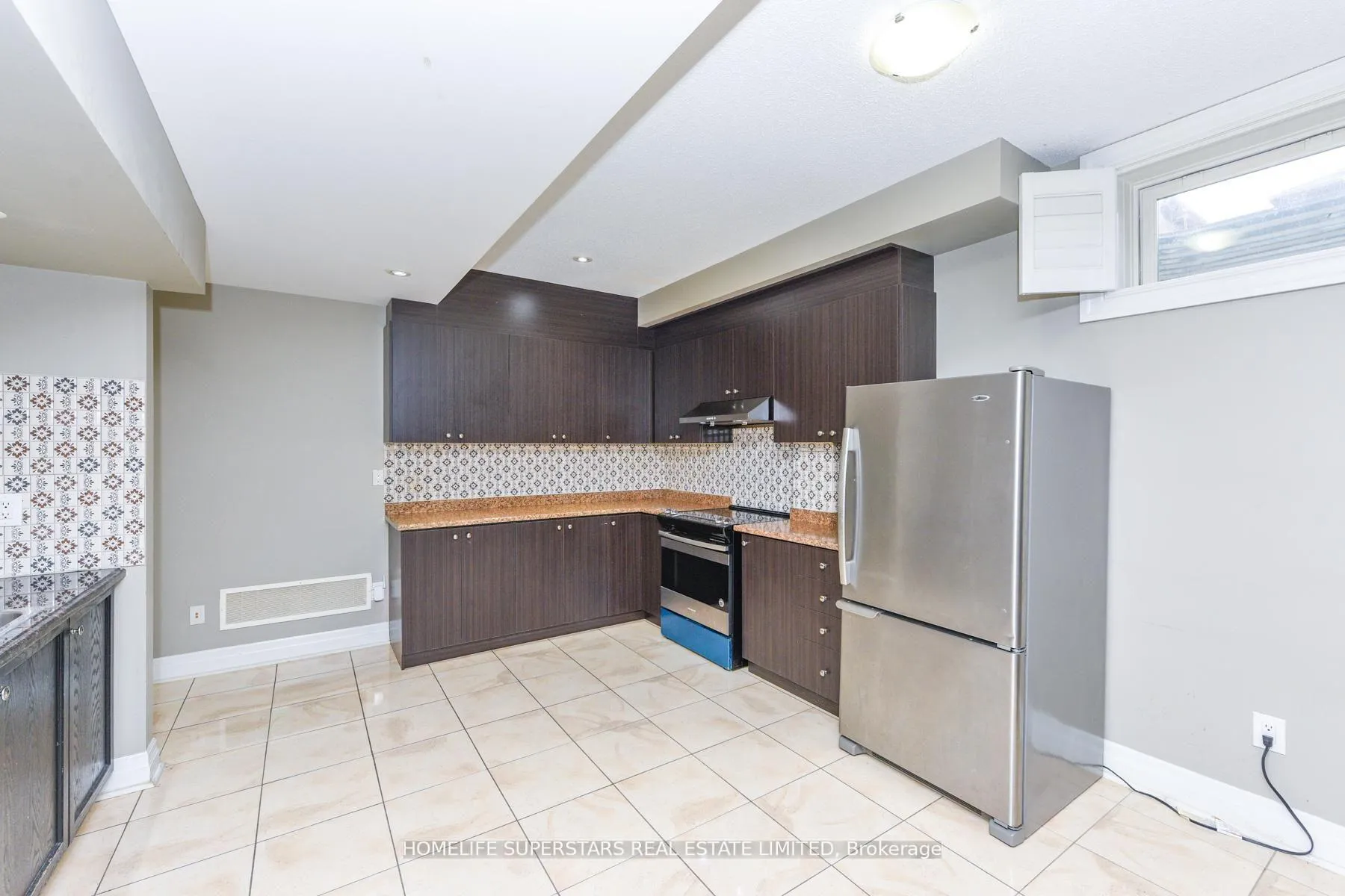 Photo 28 of 8 Bainsville Circle, Brampton, Bram East — HOMEH