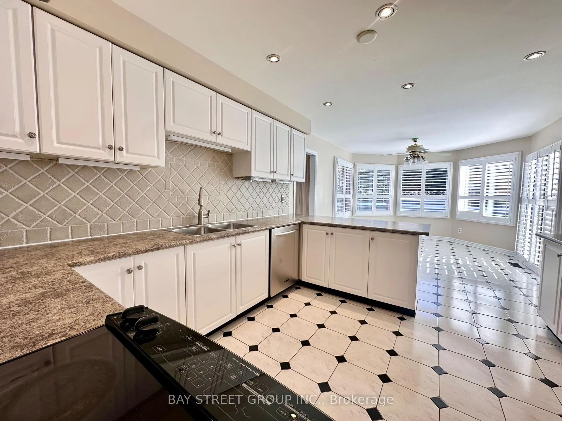Photo 6 of 7 Delancey Crescent, Markham, Markville — HOMEH