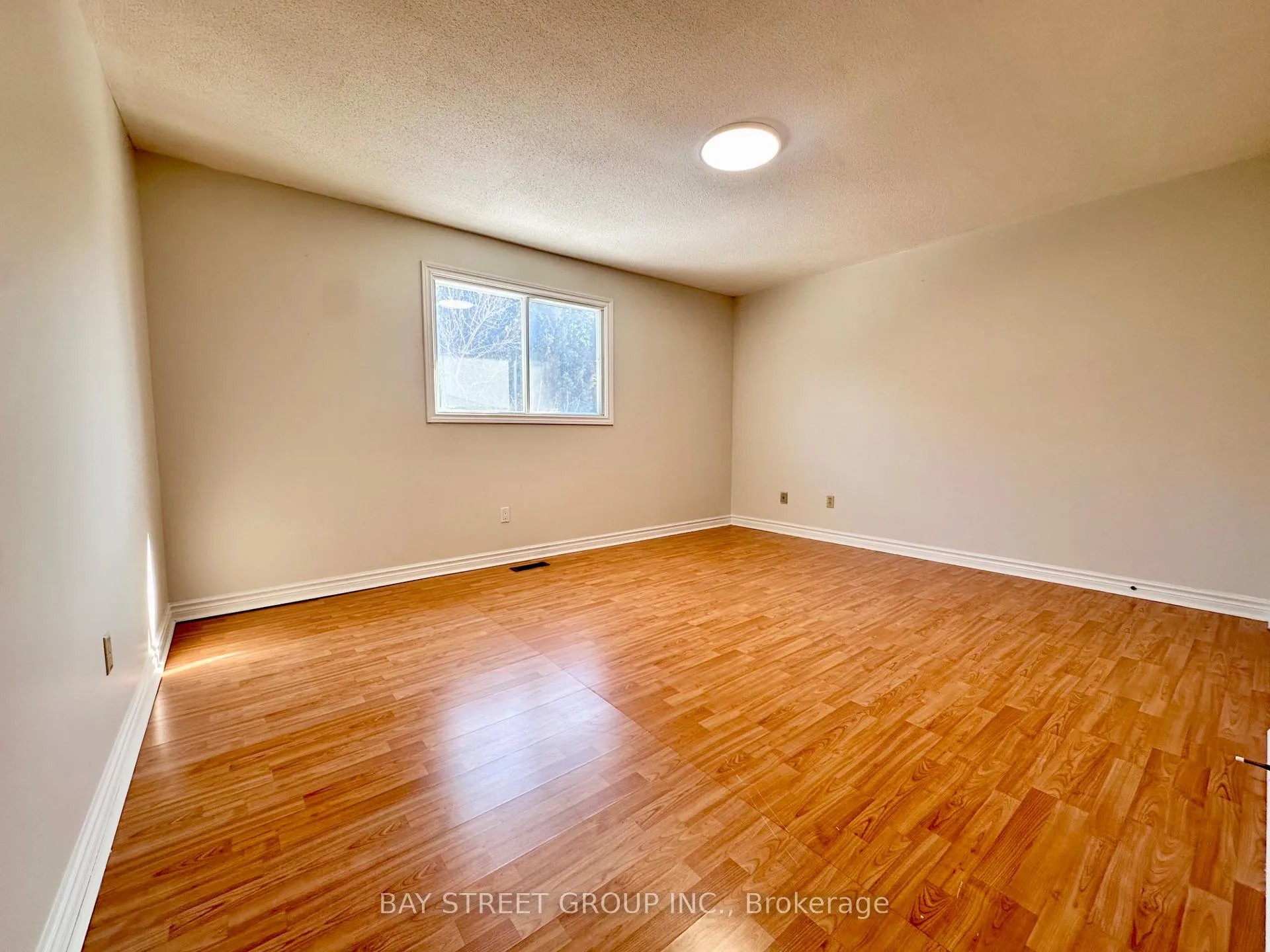 Photo 12 of 7 Delancey Crescent, Markham, Markville — HOMEH