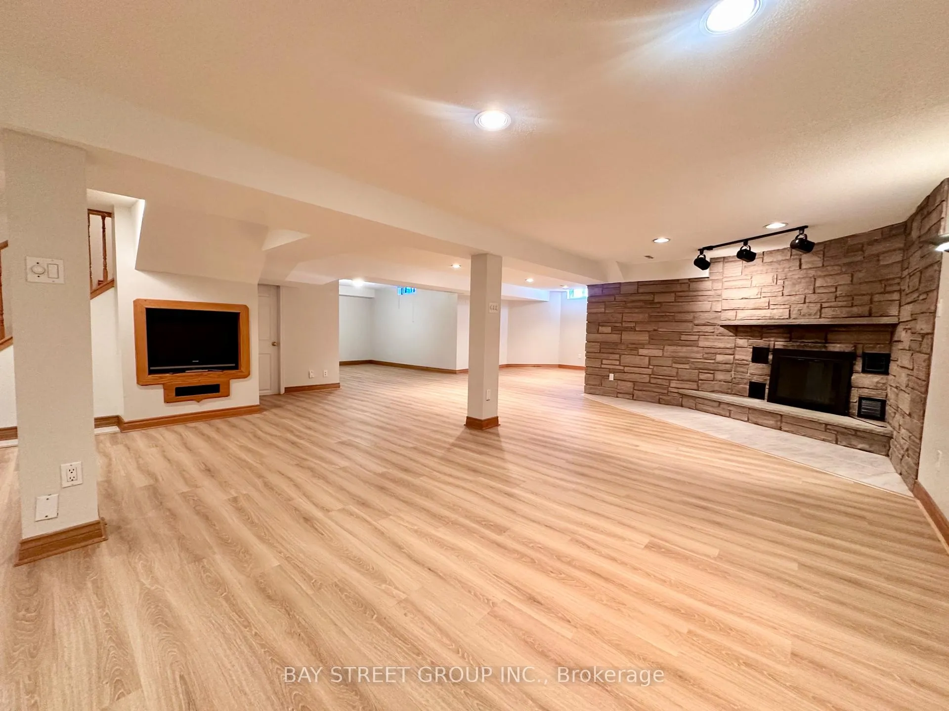 Photo 16 of 7 Delancey Crescent, Markham, Markville — HOMEH