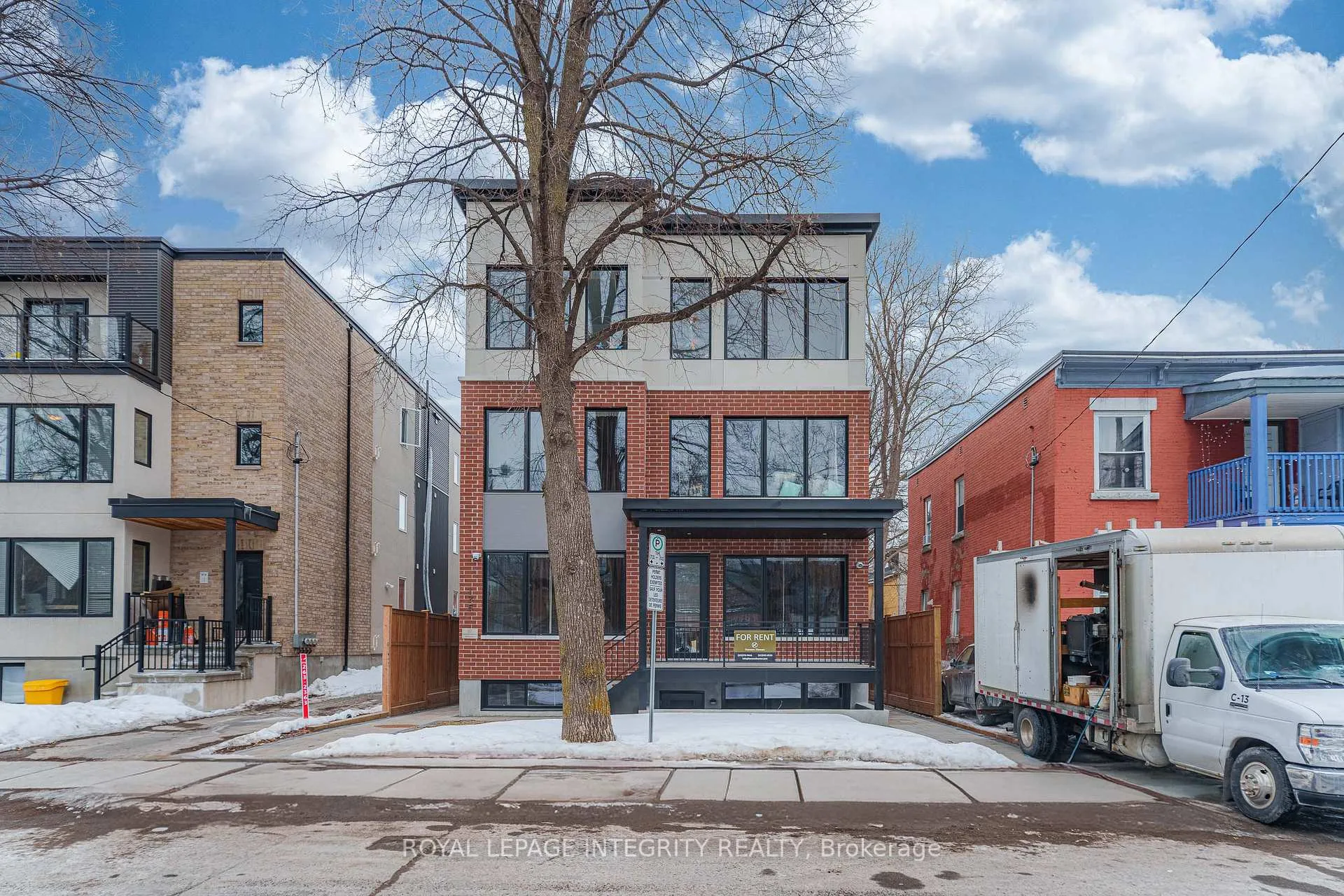 Front of Unit B01, 135 Sweetland Avenue