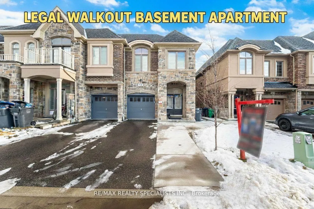 Front of 15 Dalbeattie Drive N