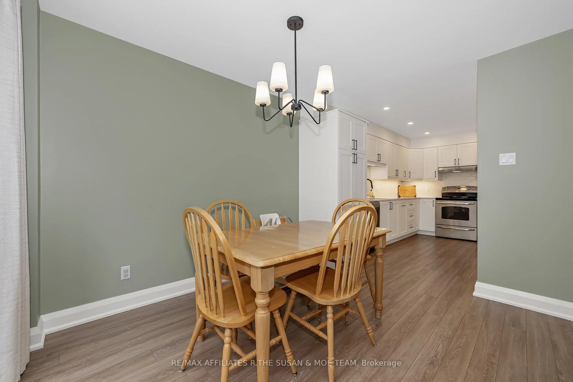 Photo 7 of 59 Birchbank Crescent, Ottawa, Kanata - Bridlewood — HOMEH