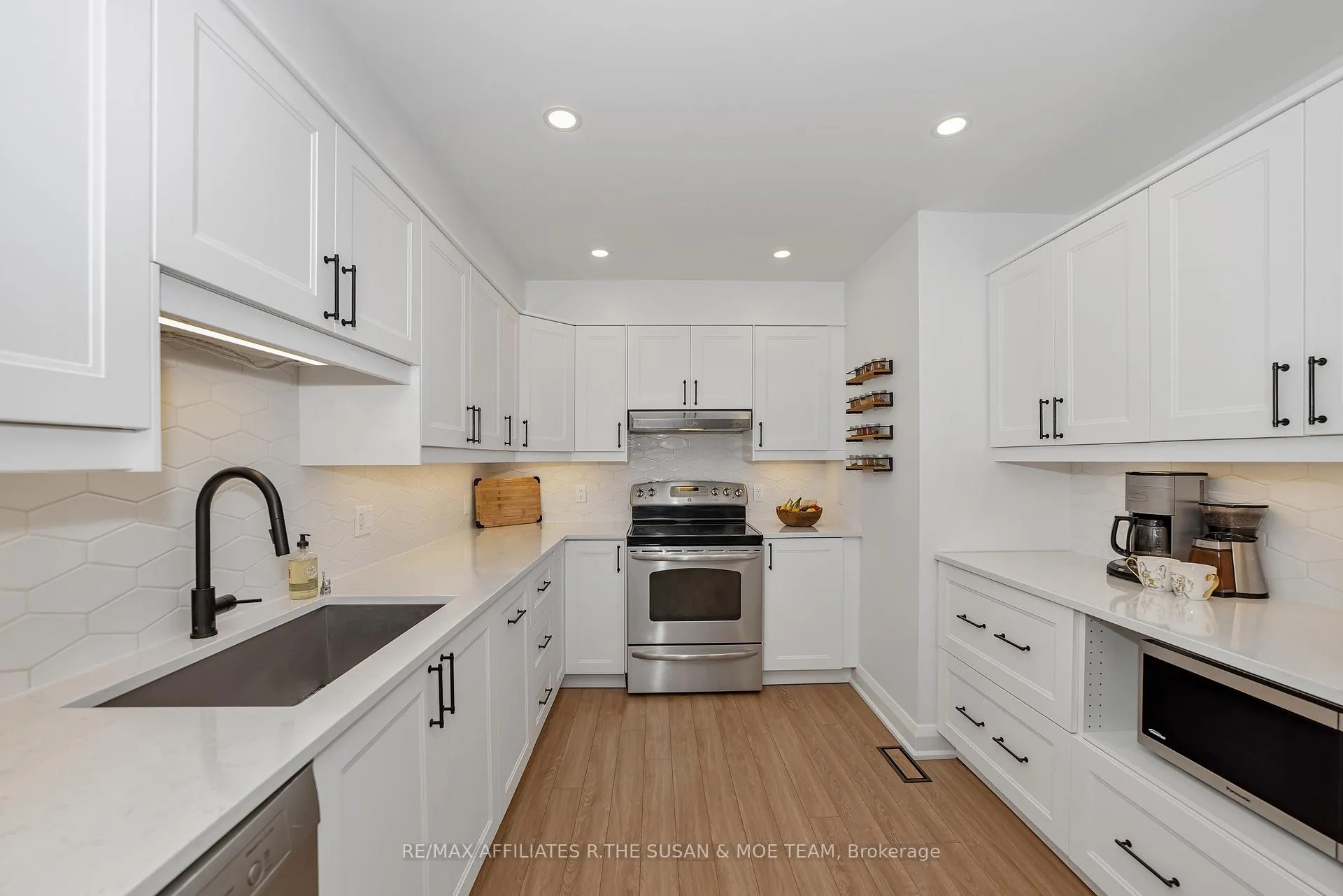 Photo 8 of 59 Birchbank Crescent, Ottawa, Kanata - Bridlewood — HOMEH