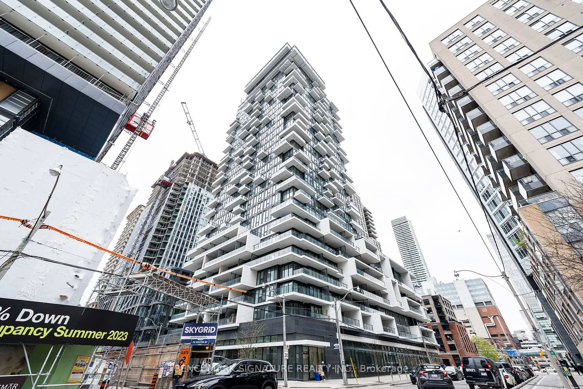 Front of Unit 2810, 77 Shuter Street