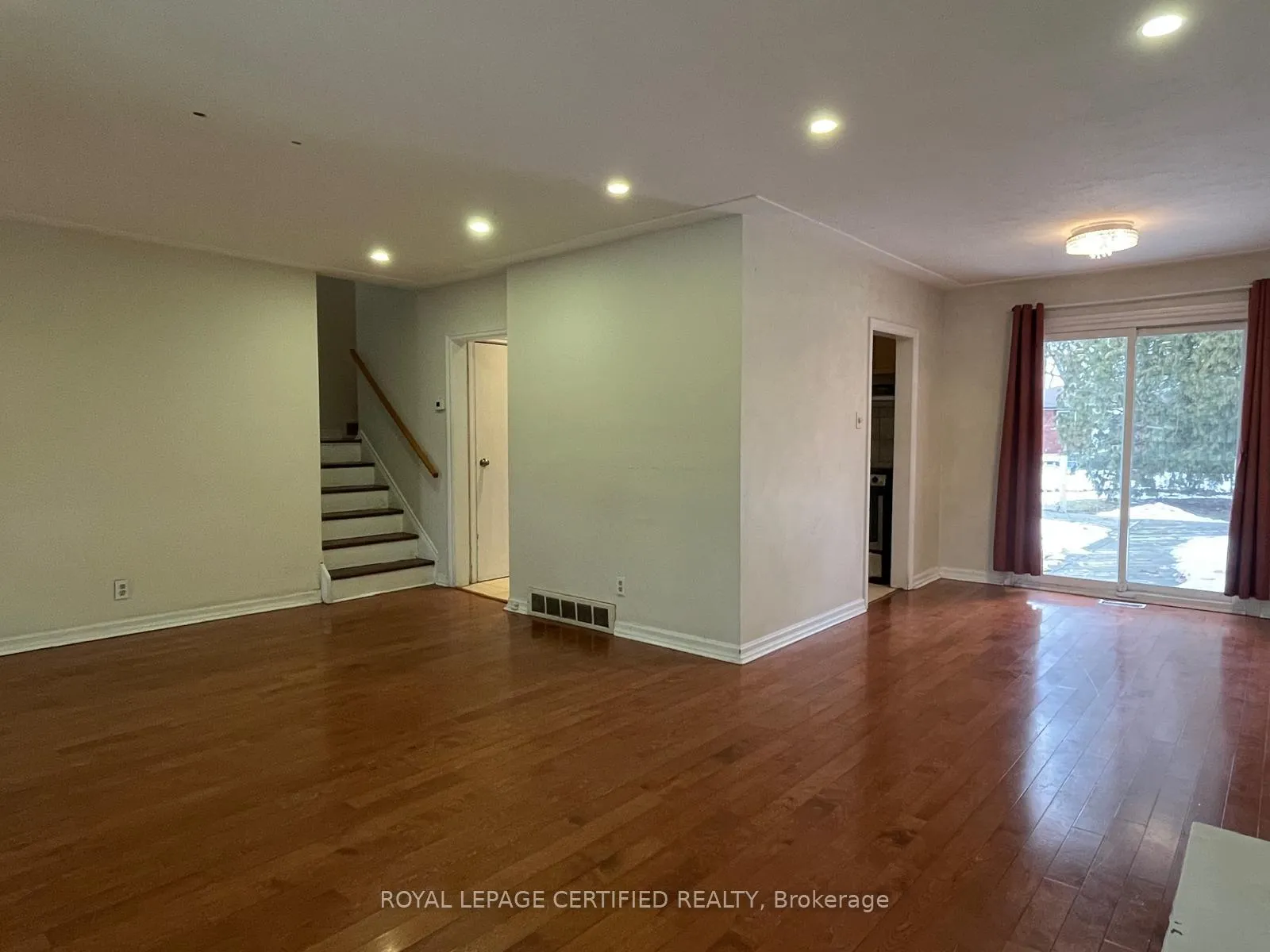 Photo 2 of 818 Garth Street, Hamilton, Westcliffe — HOMEH