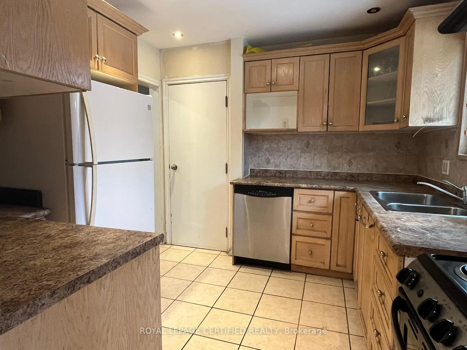 Photo 5 of 818 Garth Street, Hamilton, Westcliffe — HOMEH